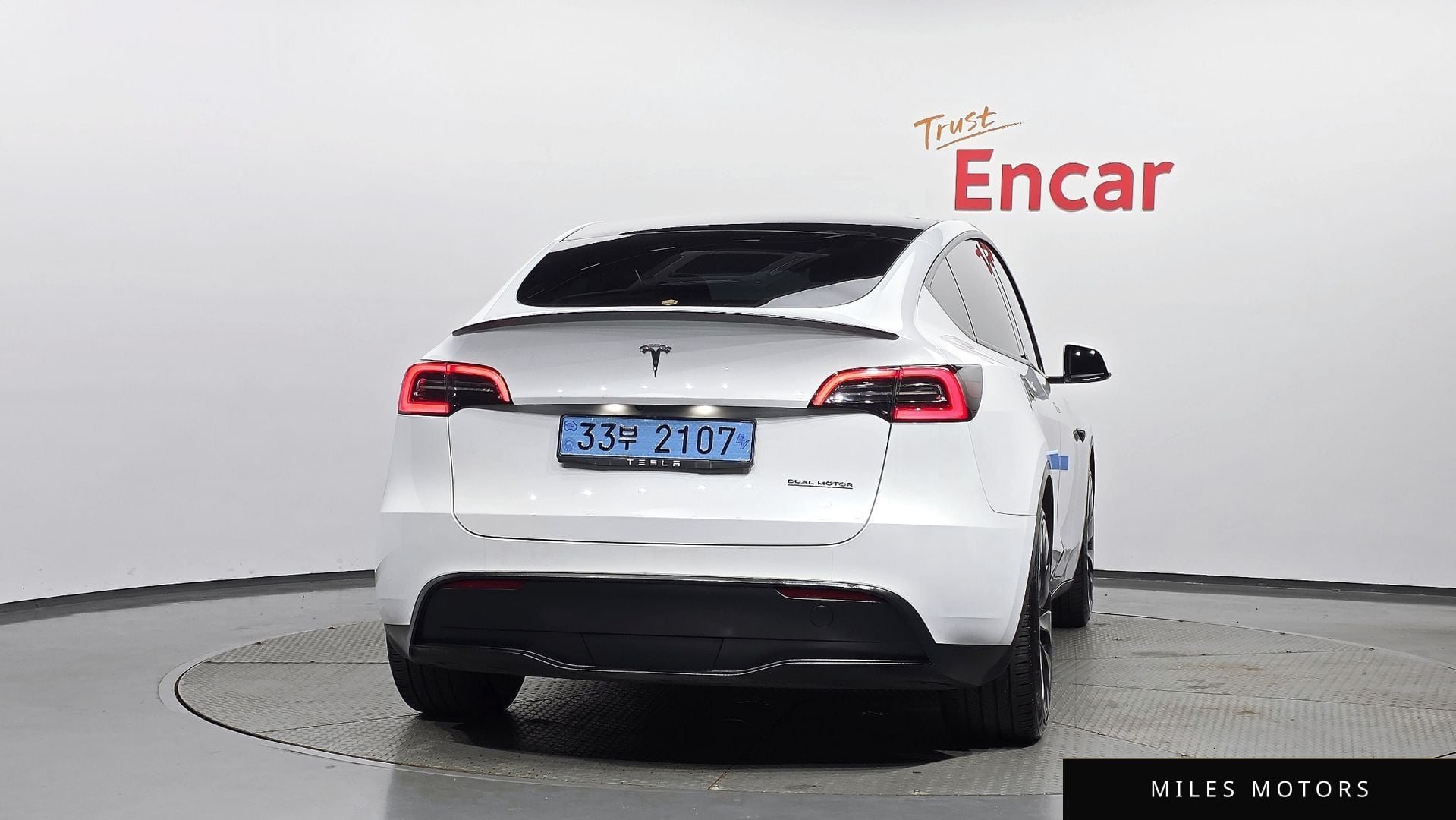 Tesla Model Y 2023 — миниатюра 4