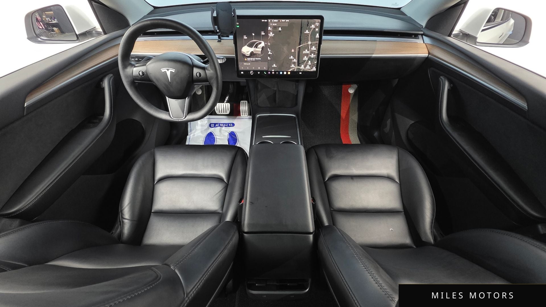 Tesla Model Y 2023 — миниатюра 10
