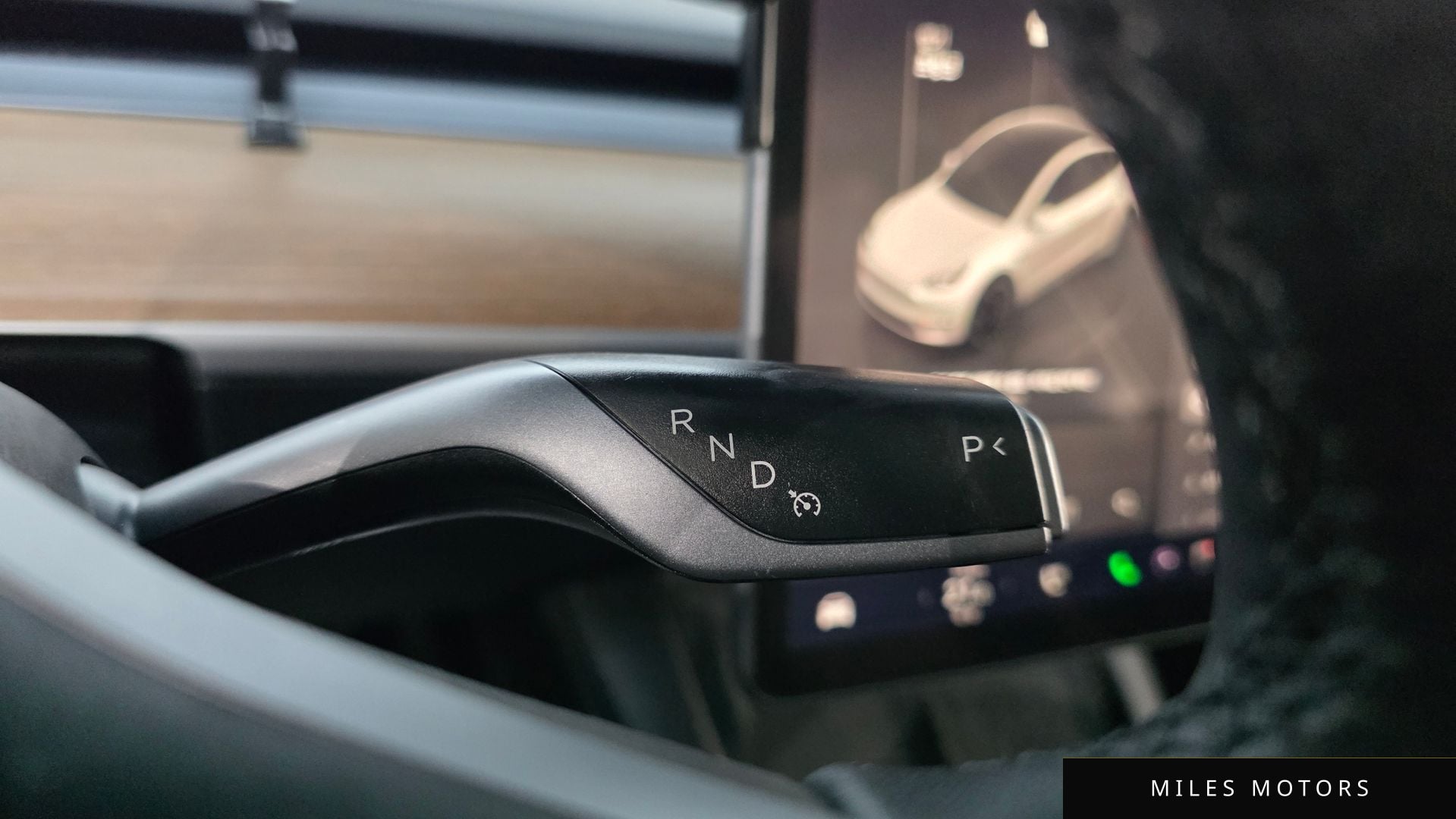 Tesla Model Y 2023 — миниатюра 12