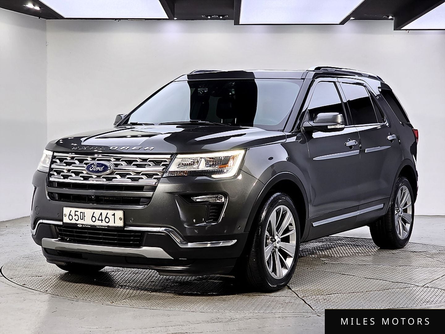 Ford Explorer 2019 — фото 1 из 12