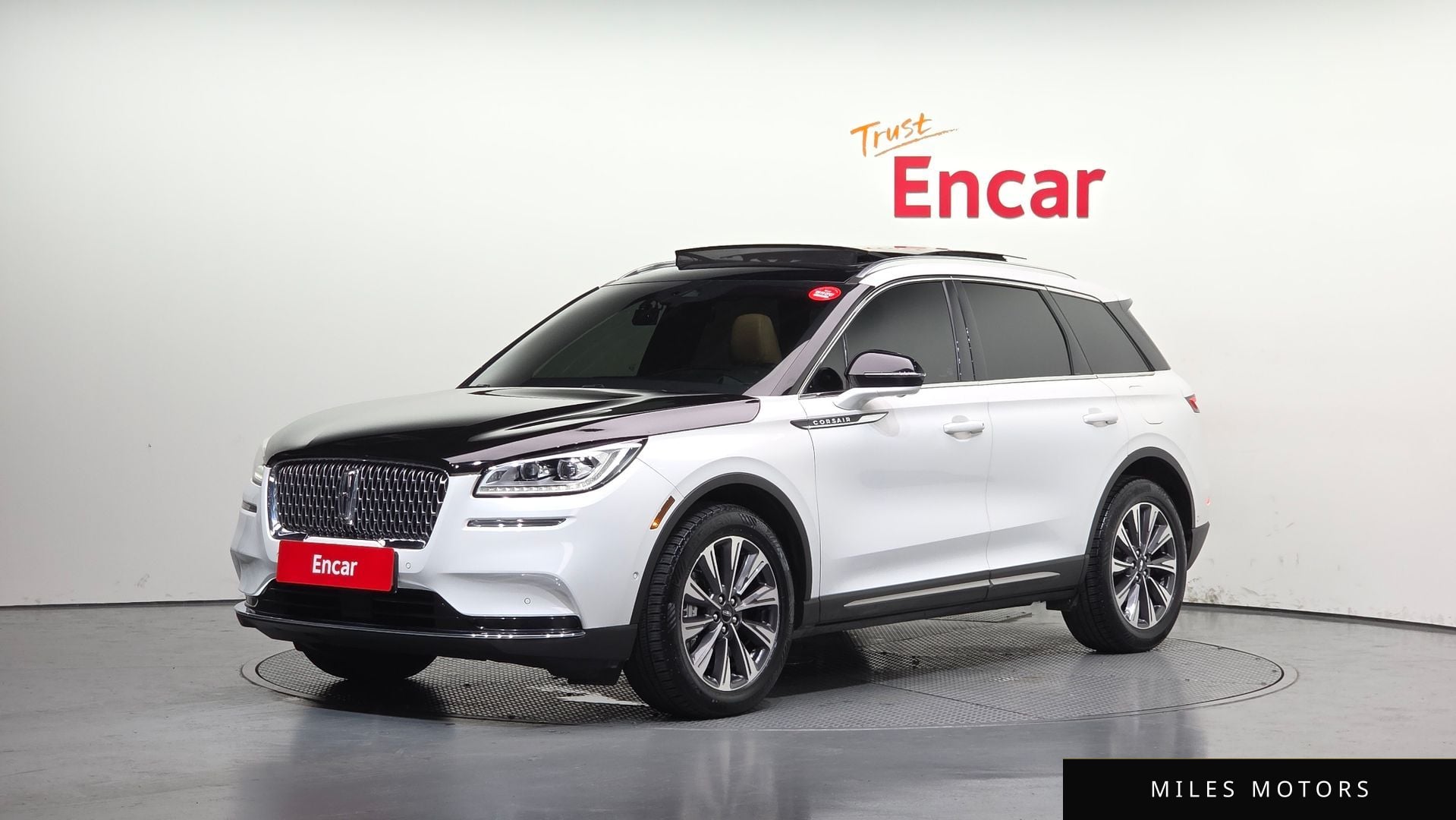 Lincoln Corsair 2021 — фото 1 из 12