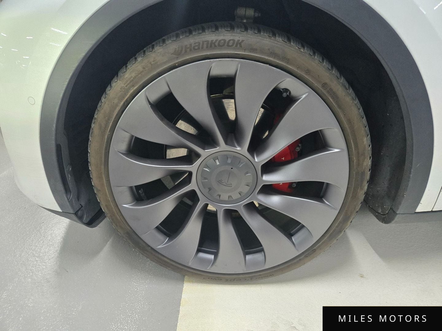 Tesla Model Y 2021 — миниатюра 5