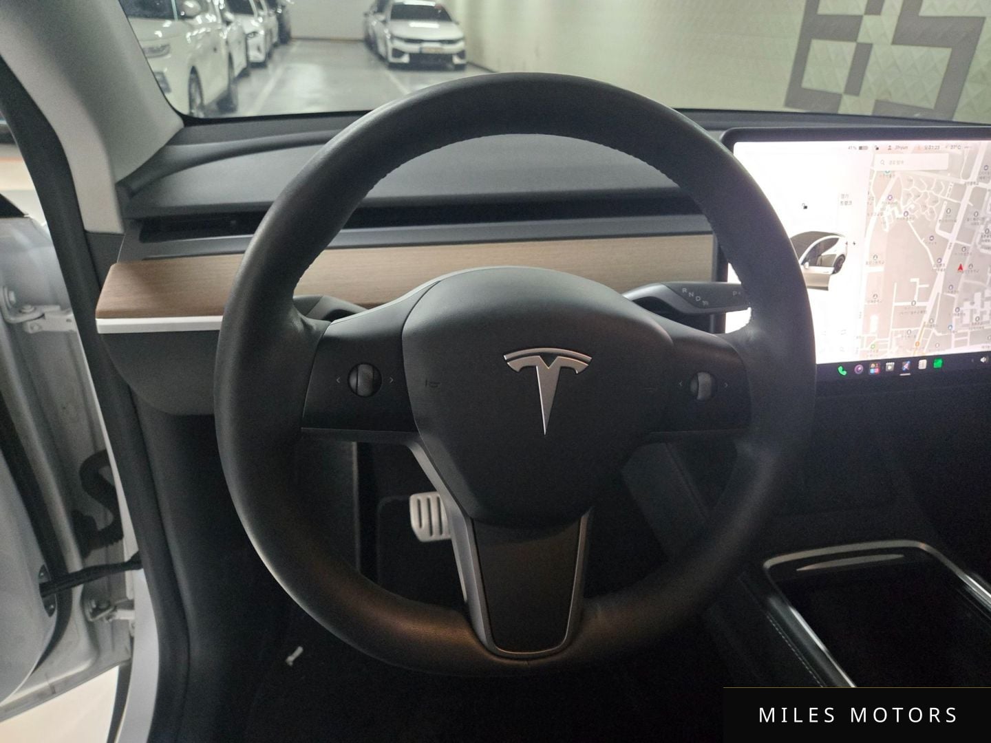 Tesla Model Y 2021 — миниатюра 9