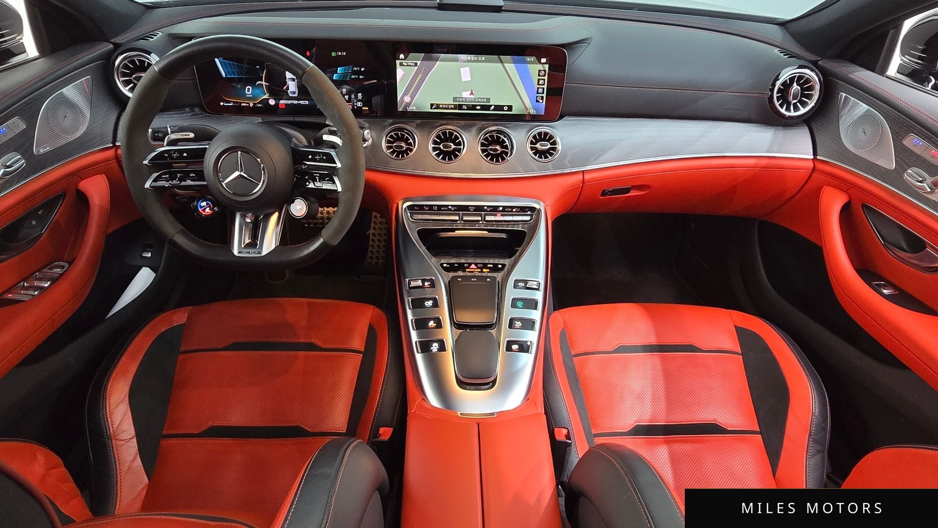 Mercedes-Benz AMG GT 2023 — миниатюра 10