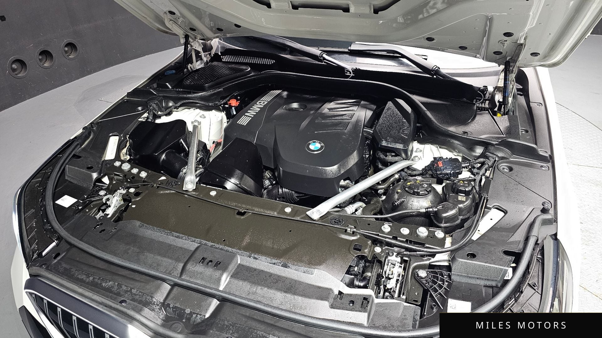 BMW 5 Series (G60) 2024 — миниатюра 6