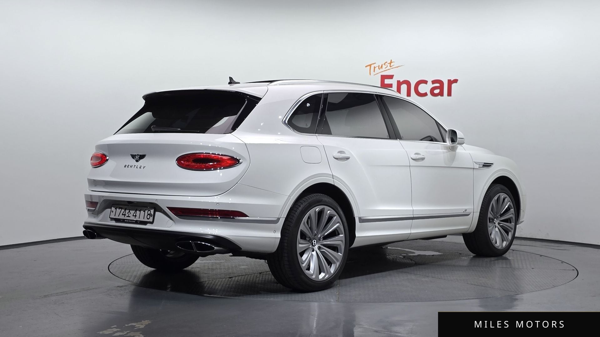 Bentley Bentayga 2022 — миниатюра 2