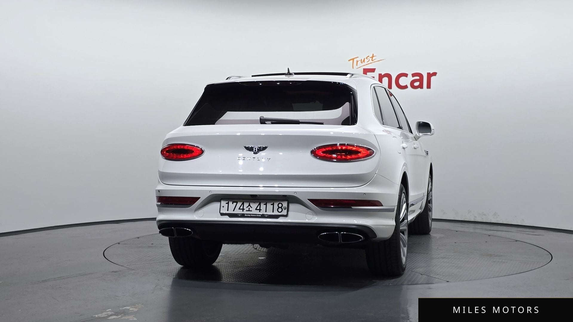 Bentley Bentayga 2022 — миниатюра 4