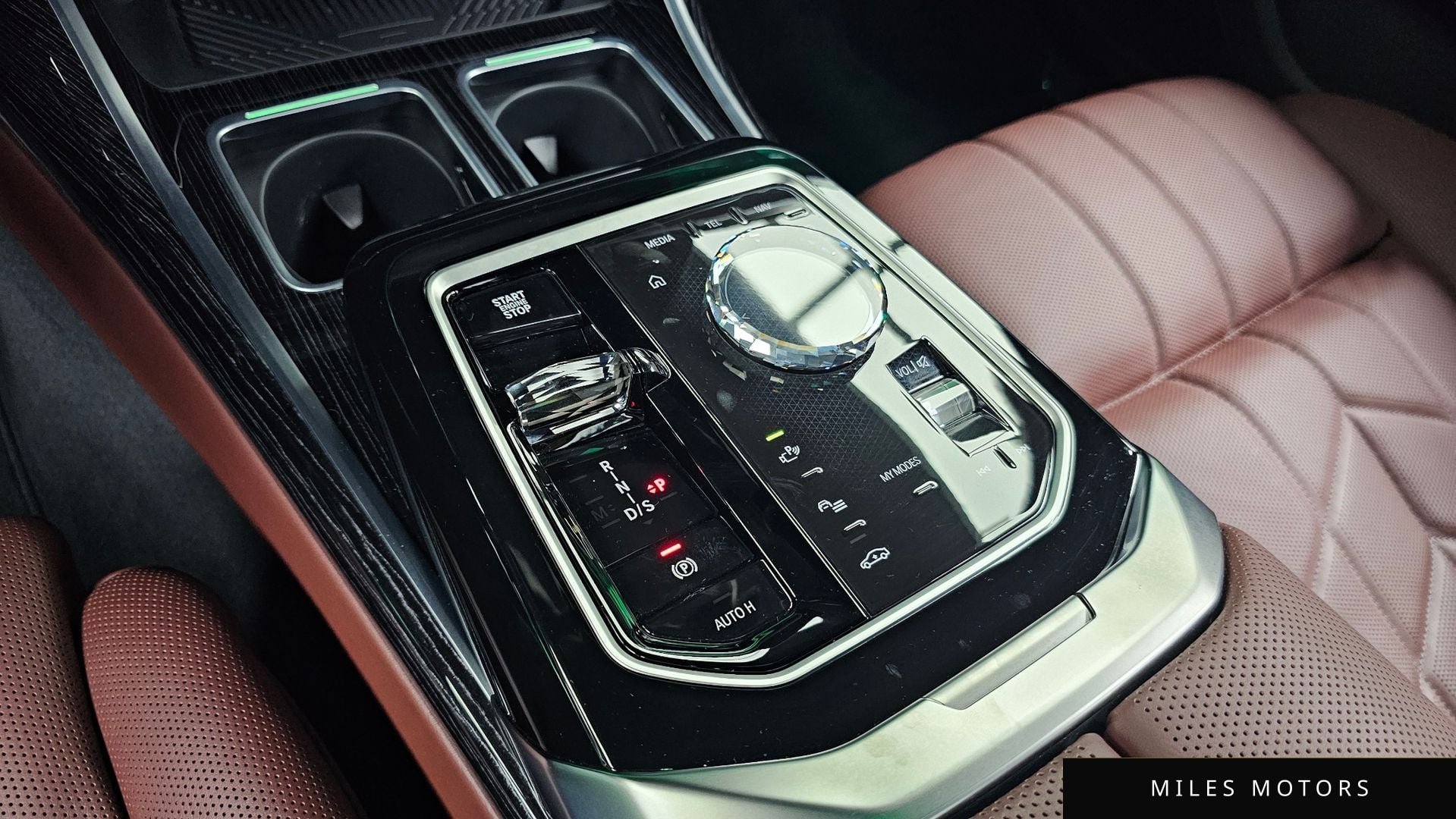 BMW 7 Series (G70) 2025 — миниатюра 12