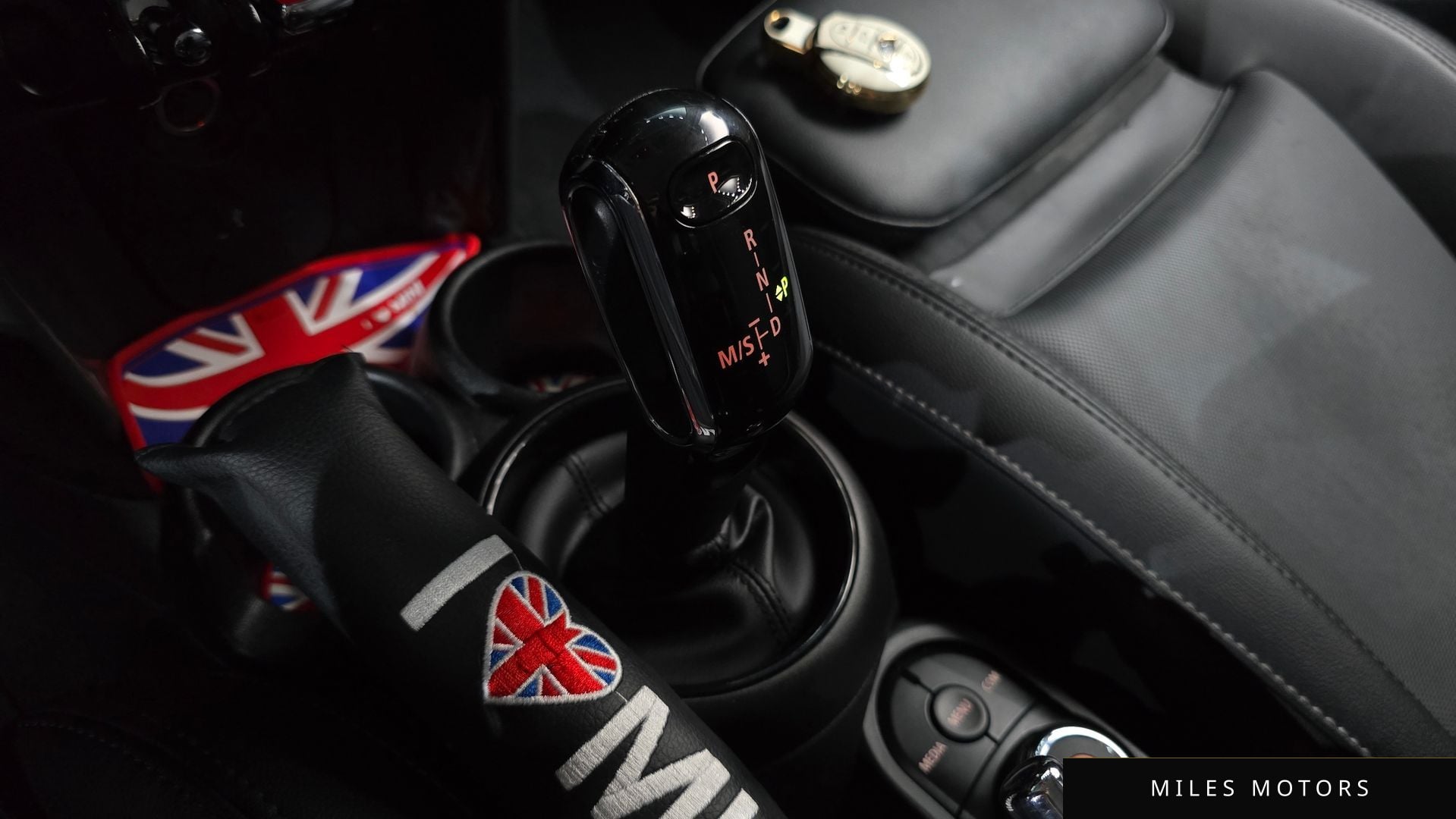 MINI Cooper 2020 — миниатюра 12
