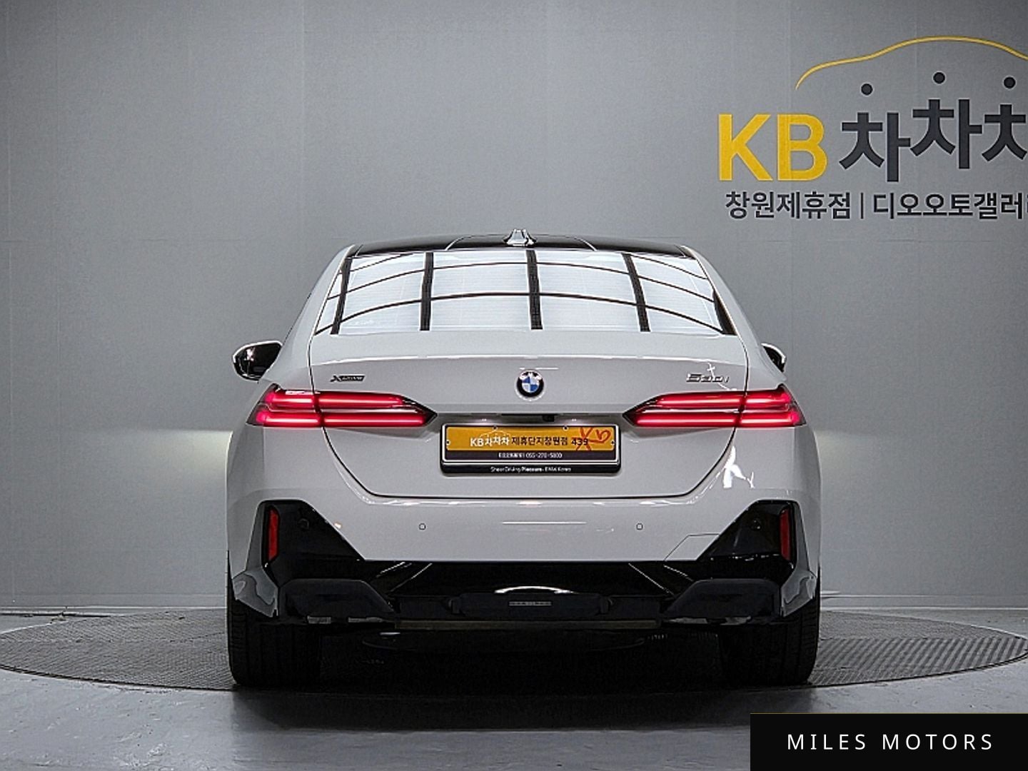 BMW 5 Series (G60) 2026 — миниатюра 4