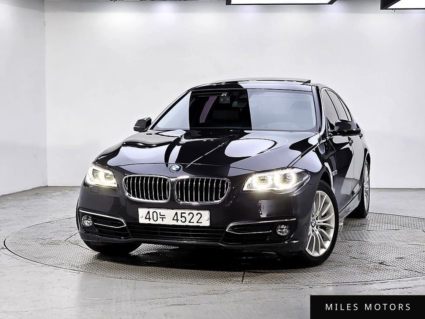 BMW 5 Series (F10) 2015 — миниатюра 2