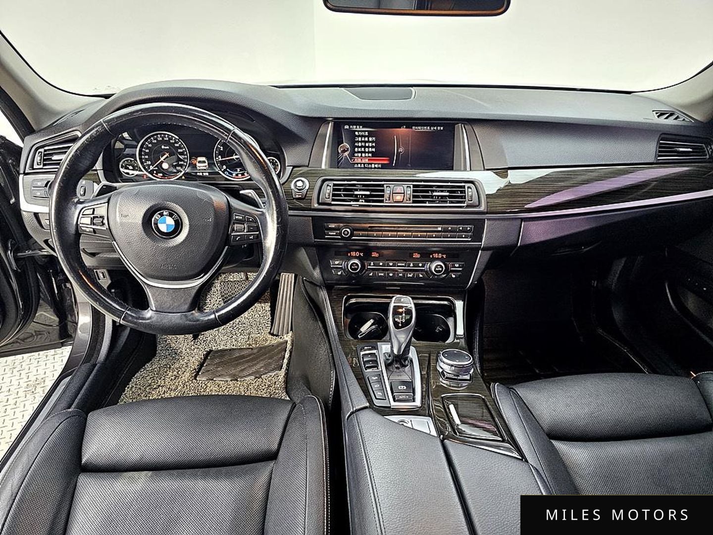 BMW 5 Series (F10) 2015 — миниатюра 5