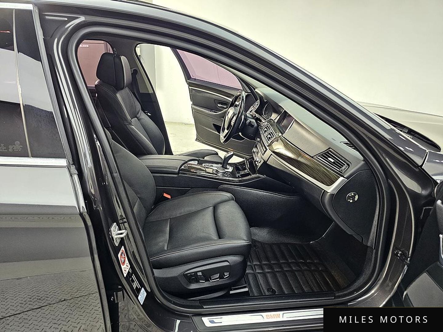 BMW 5 Series (F10) 2015 — миниатюра 11