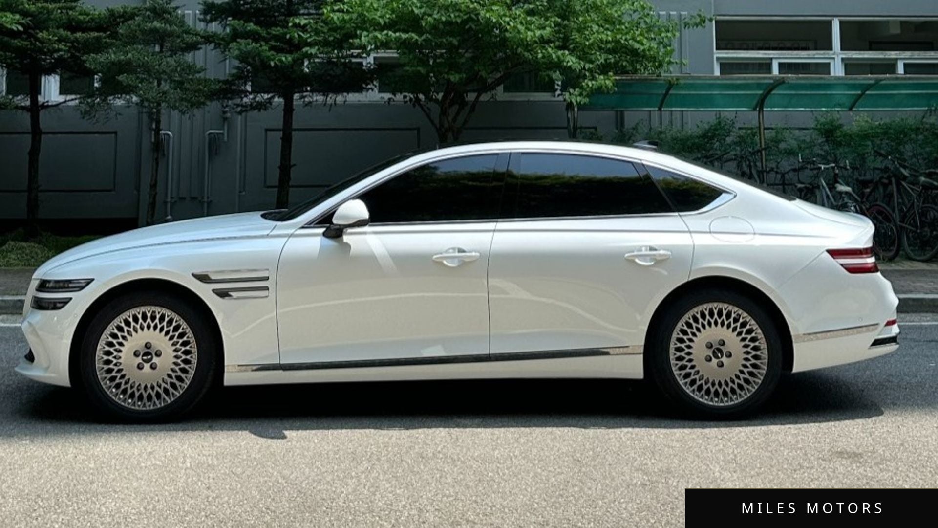 Genesis G80 (RG3) 2025 — миниатюра 2