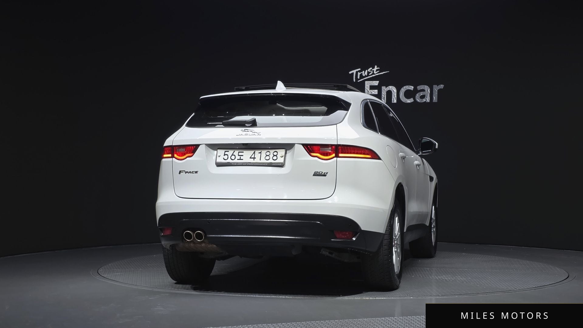 Jaguar F-PACE 2018 — миниатюра 4