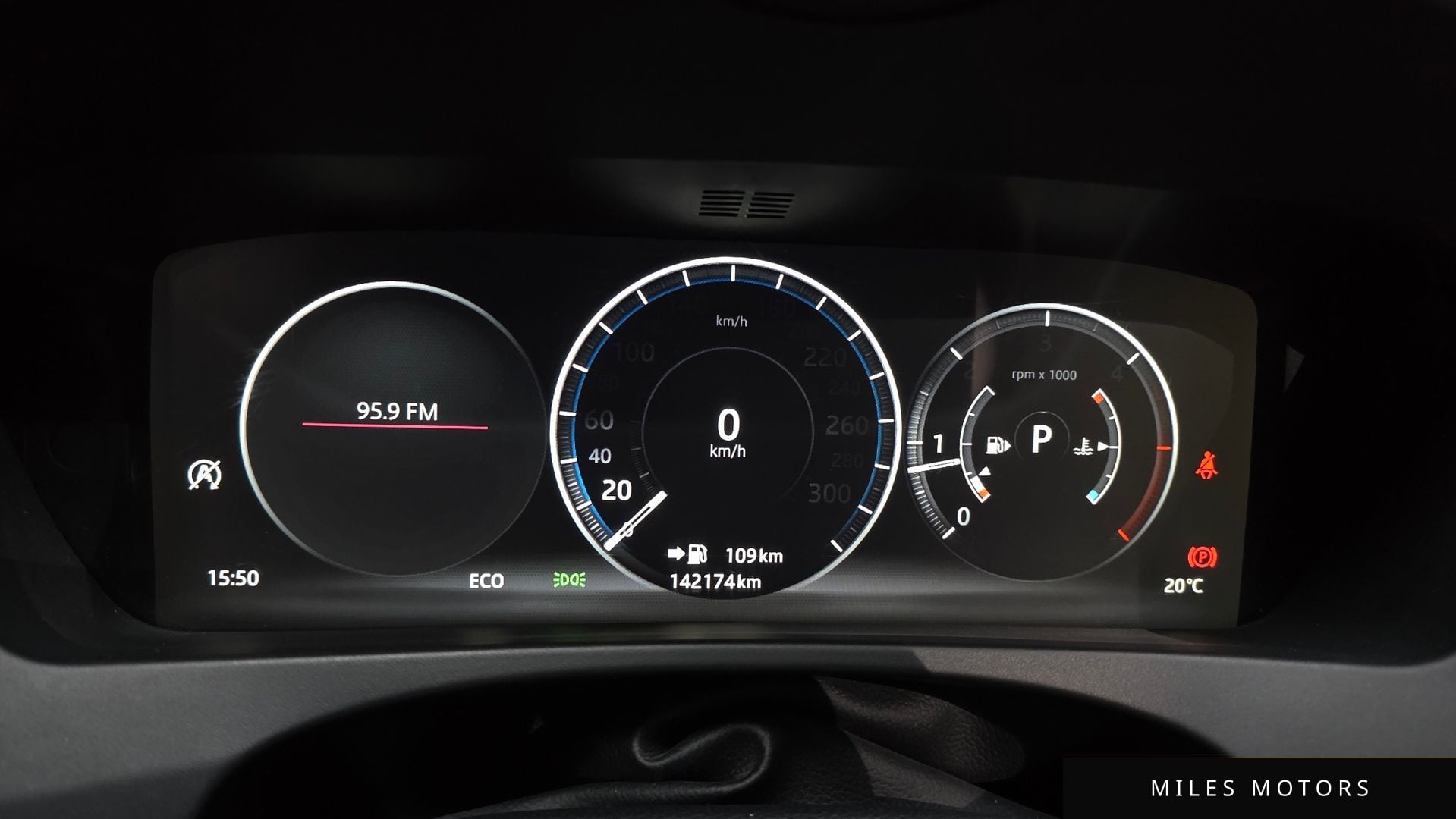 Jaguar F-PACE 2018 — миниатюра 8