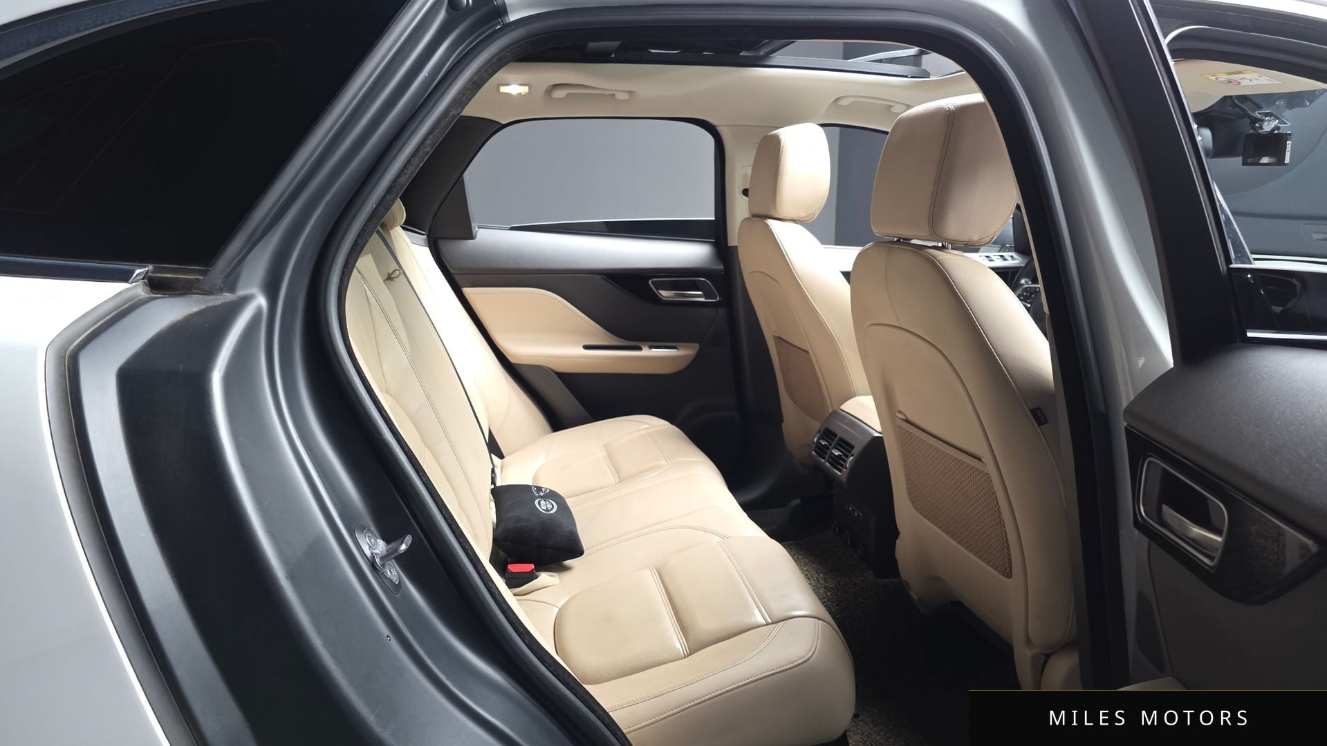 Jaguar F-PACE 2018 — миниатюра 11
