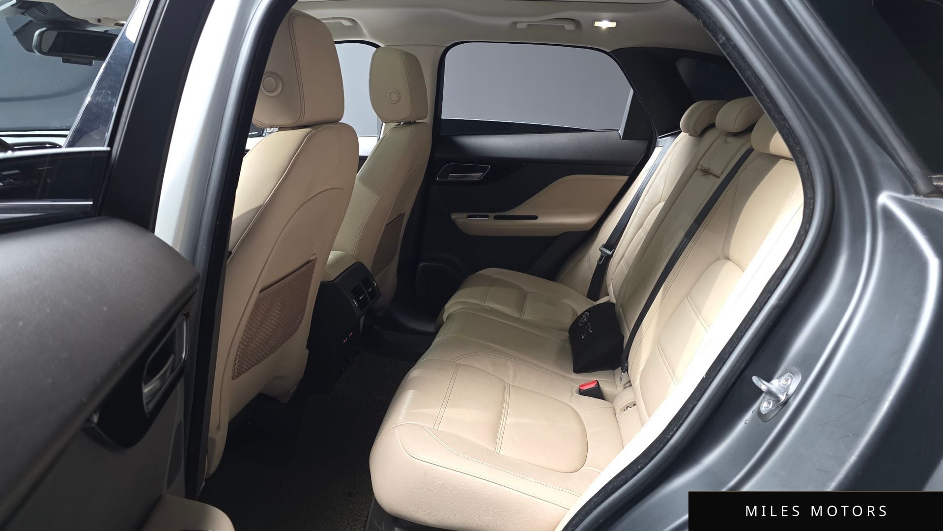 Jaguar F-PACE 2018 — миниатюра 12