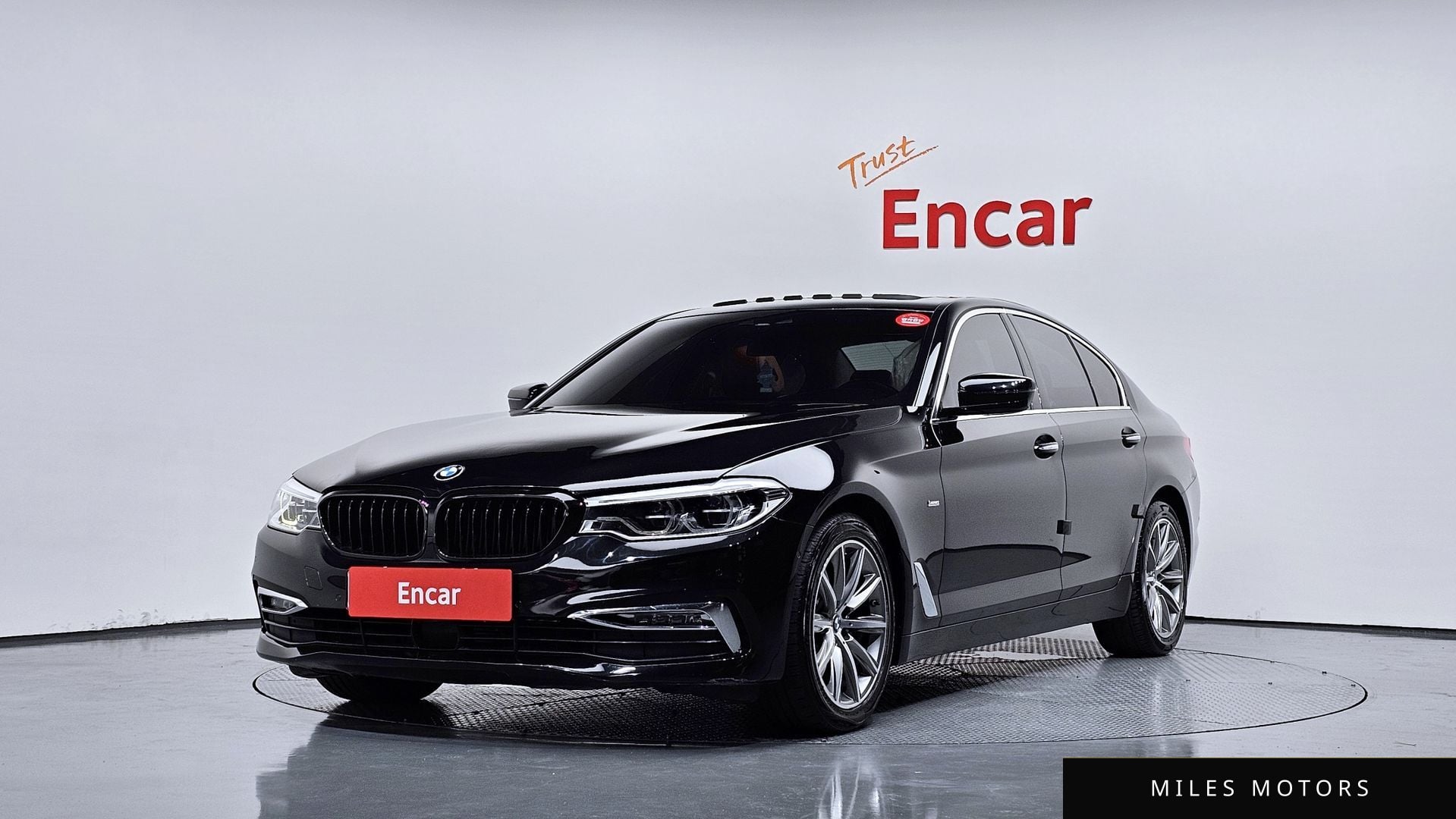 BMW 5 Series (G30) 2018 — фото 1 из 12
