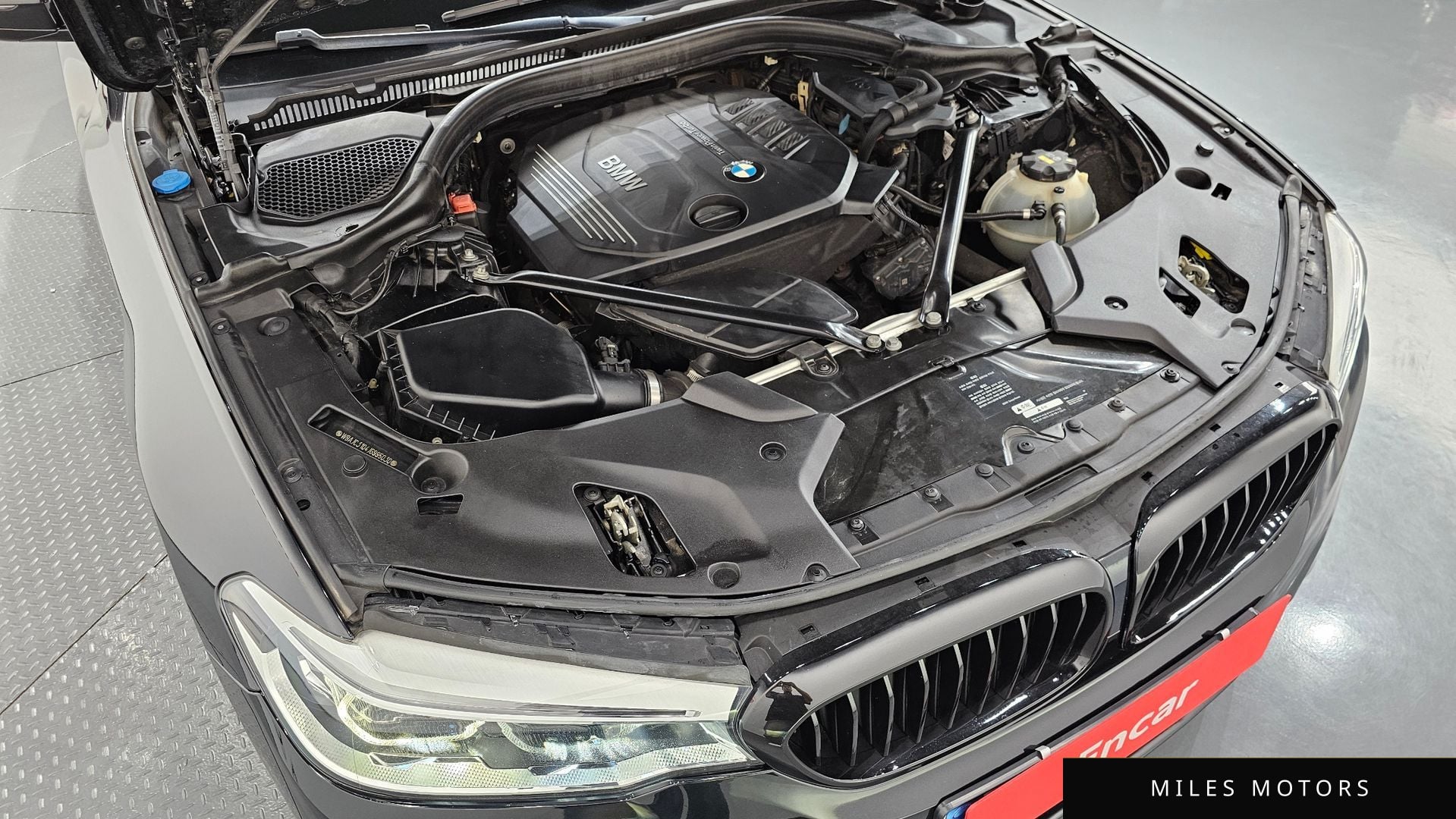 BMW 5 Series (G30) 2018 — миниатюра 6