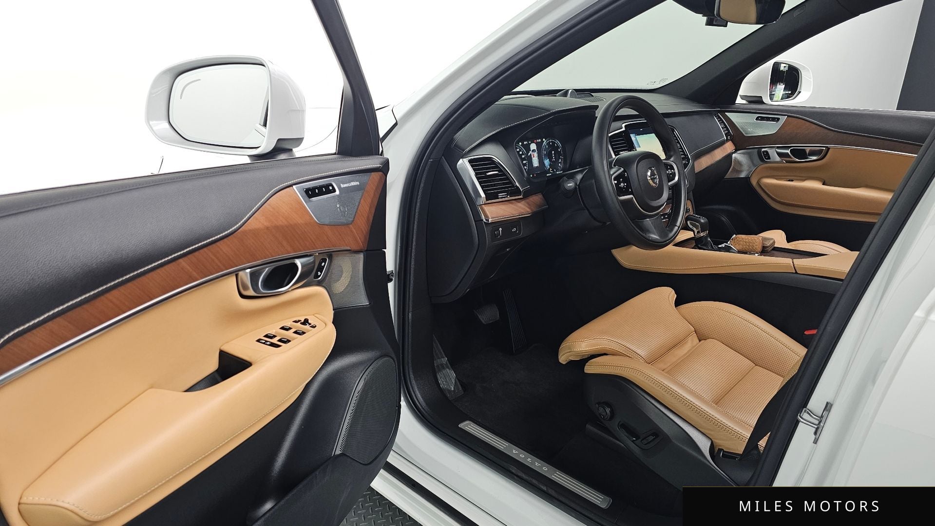 Volvo XC90 2018 — миниатюра 10
