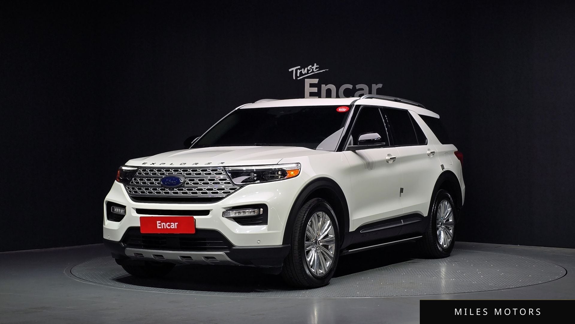 Ford Explorer 2022 — фото 1 из 12