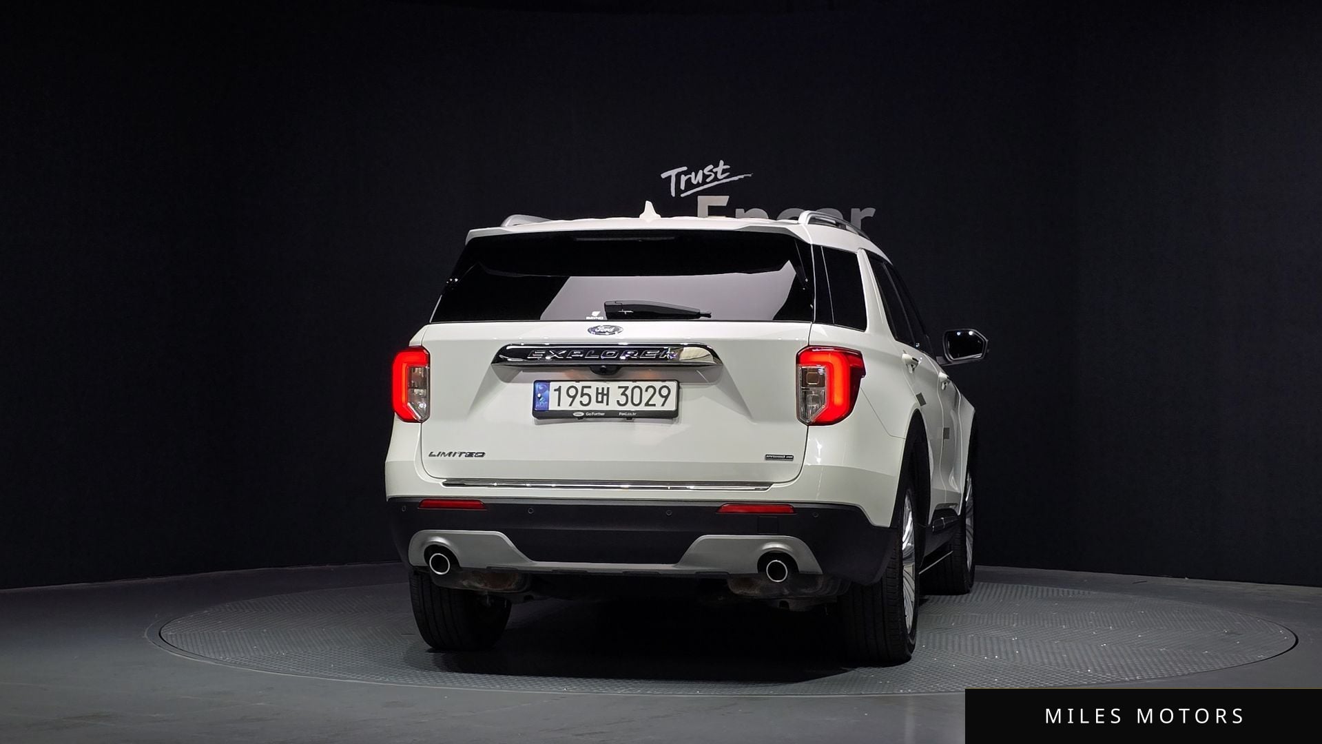 Ford Explorer 2022 — миниатюра 4