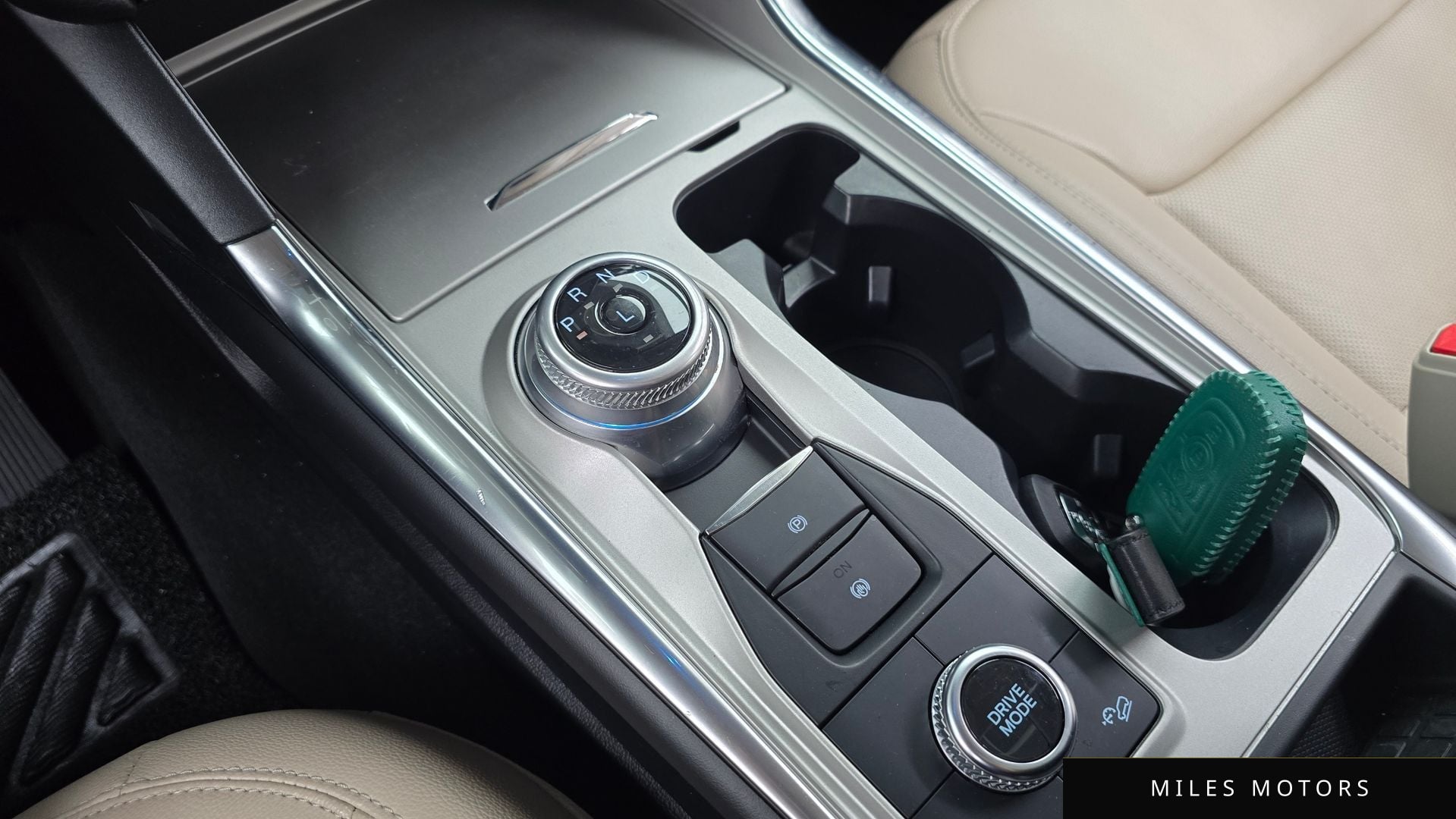Ford Explorer 2022 — миниатюра 9