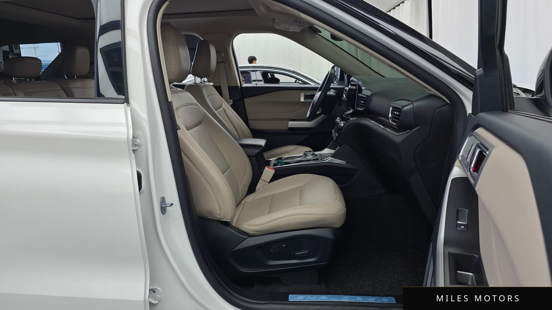 Ford Explorer 2022 — миниатюра 11