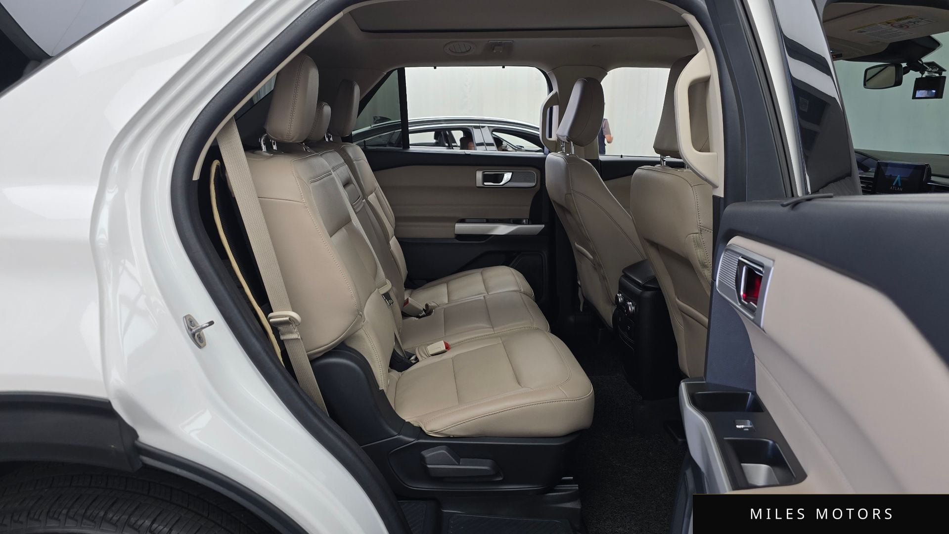Ford Explorer 2022 — миниатюра 12