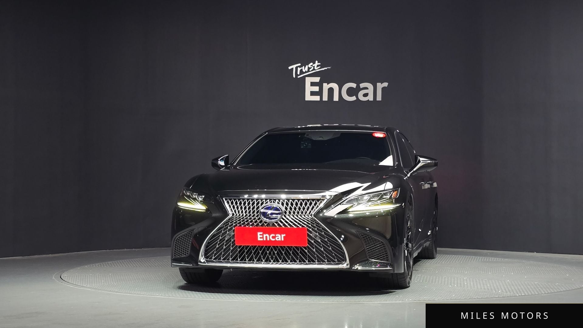 Лексус LS500h 2018 — миниатюра 3