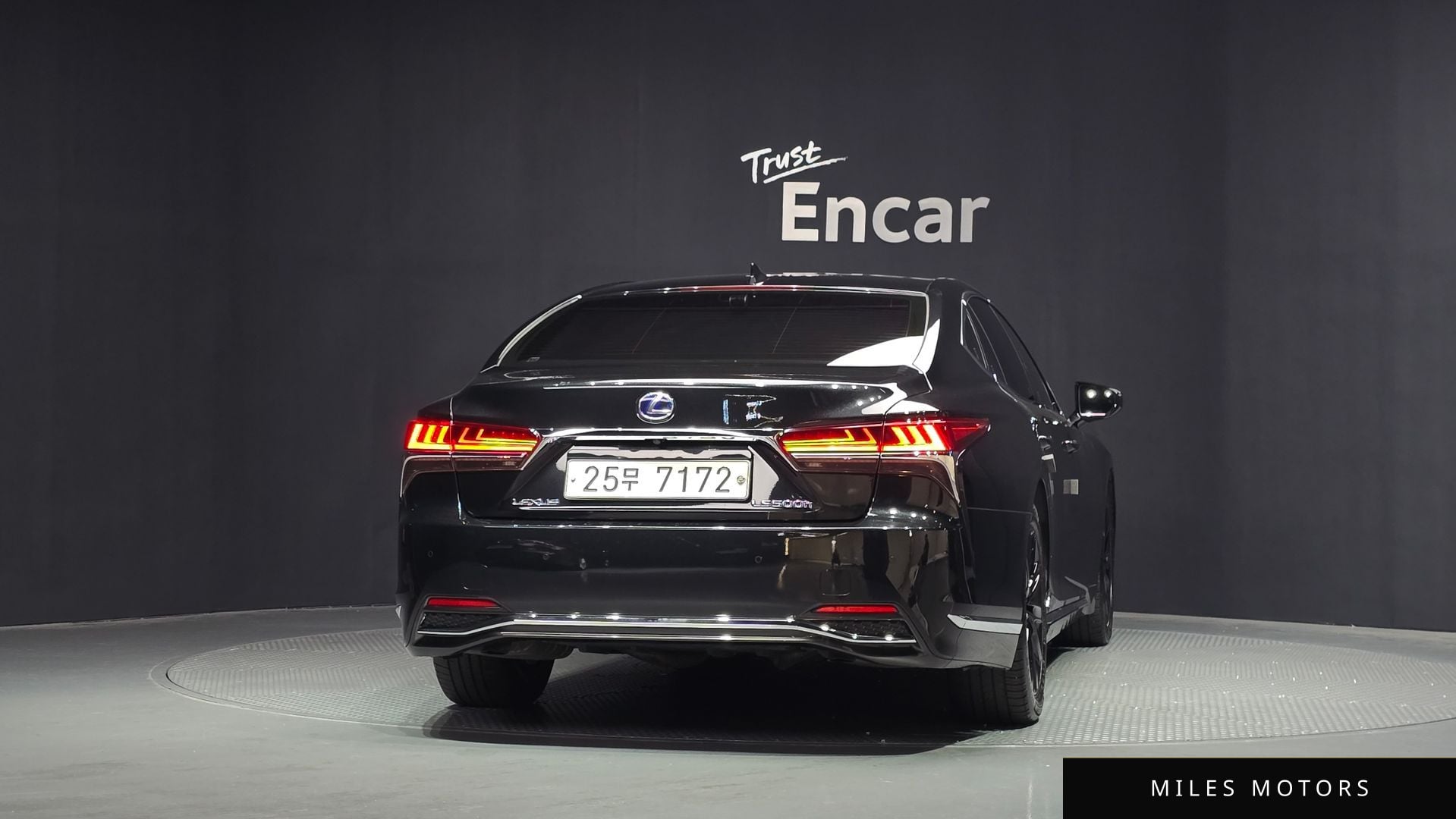 Лексус LS500h 2018 — миниатюра 4