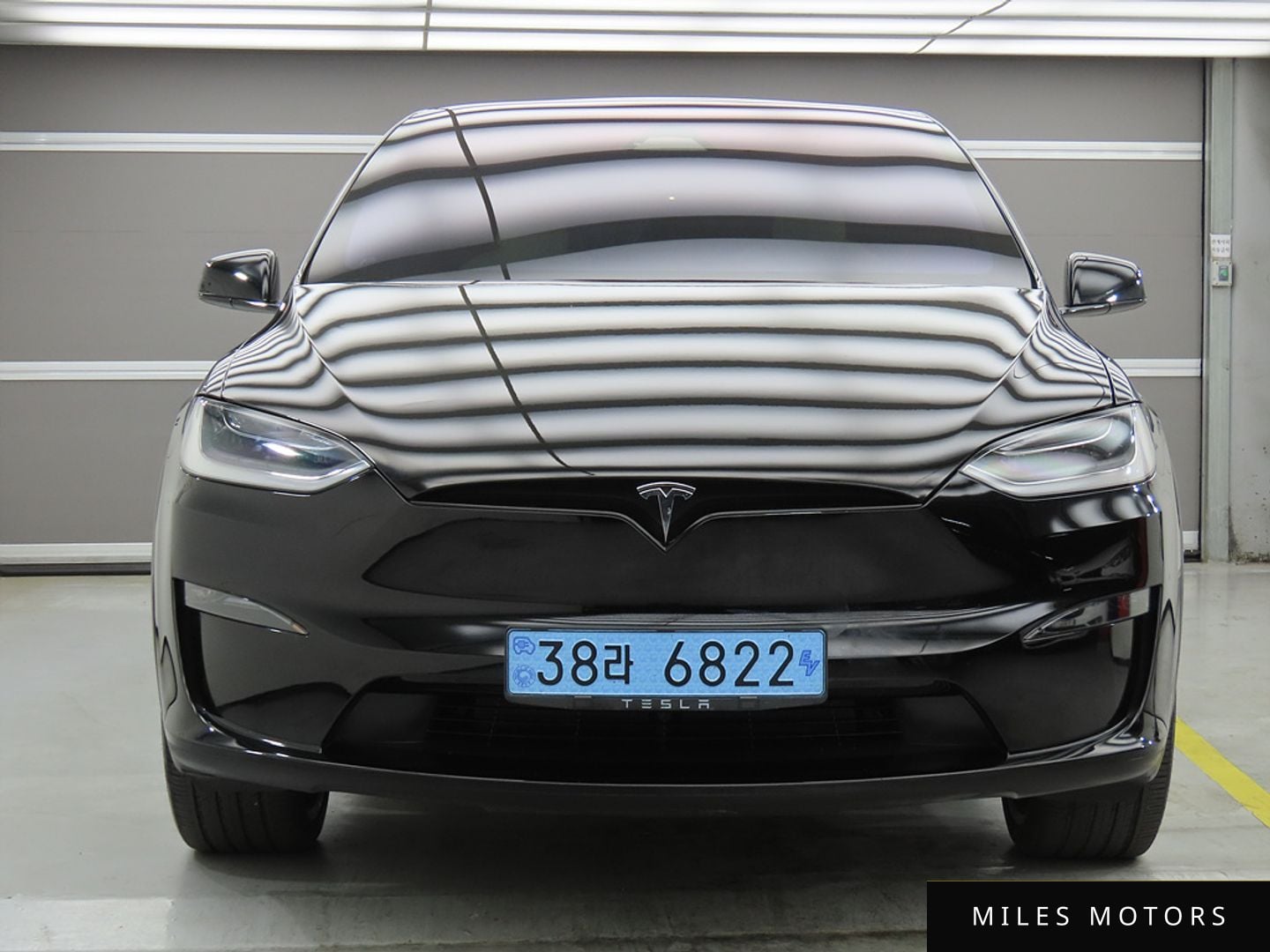 Tesla Model X 2023 — миниатюра 2