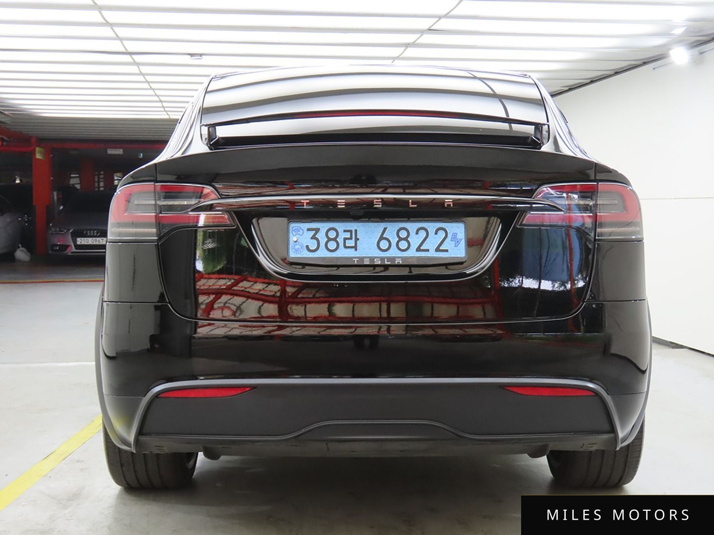 Tesla Model X 2023 — миниатюра 3