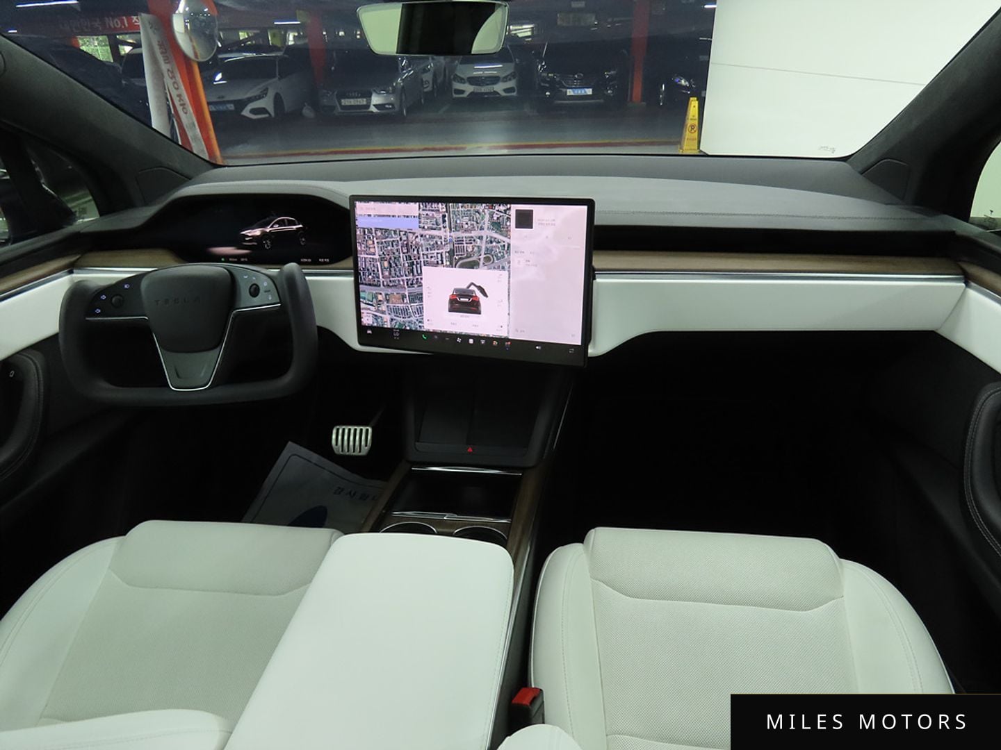 Tesla Model X 2023 — миниатюра 5