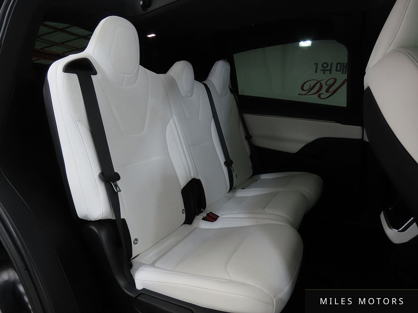 Tesla Model X 2023 — миниатюра 8
