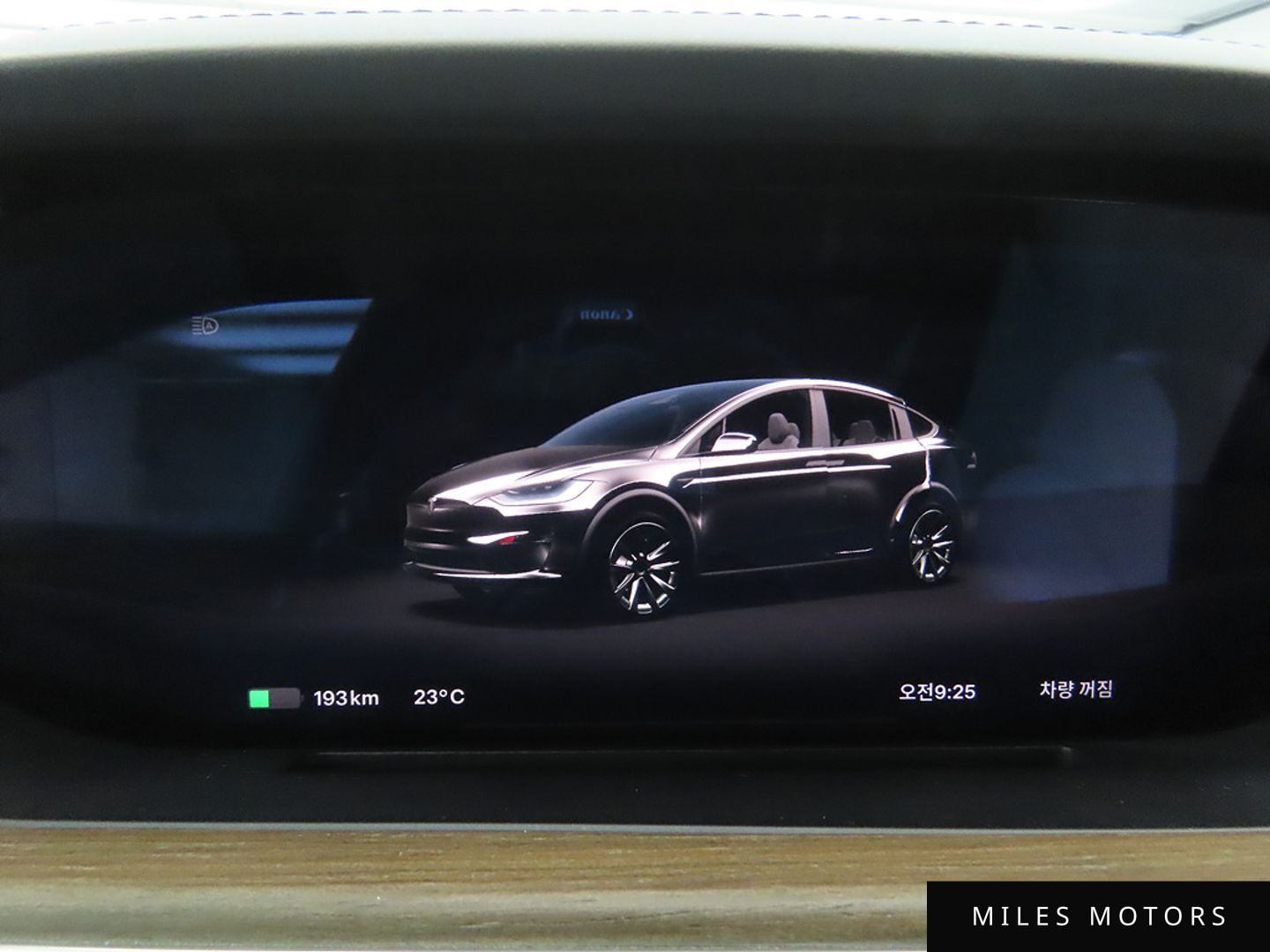 Tesla Model X 2023 — миниатюра 11