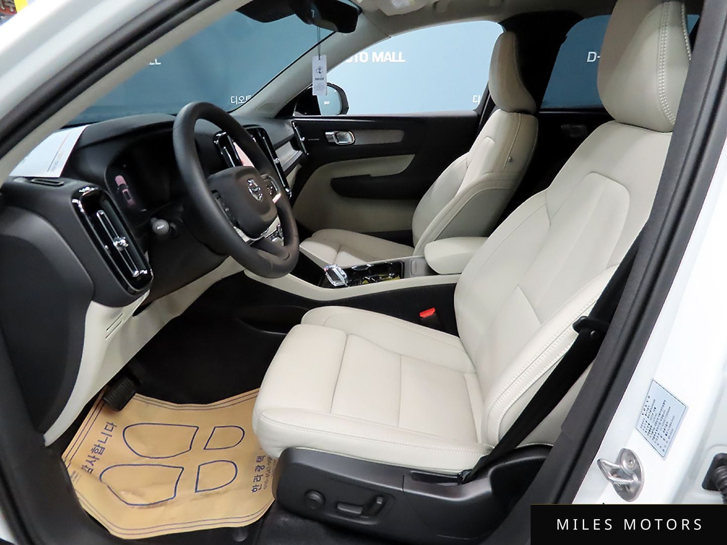 Volvo XC40 2026 — миниатюра 10