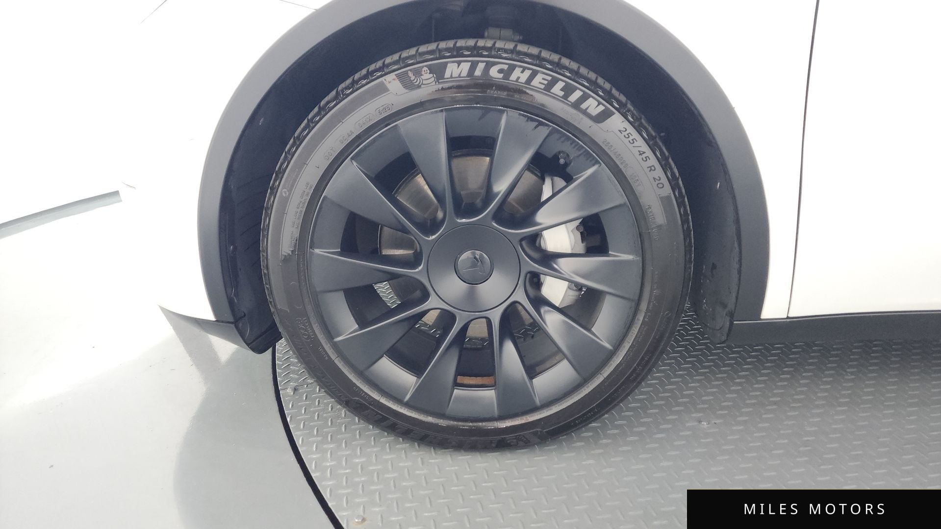 Tesla Model Y 2021 — миниатюра 5