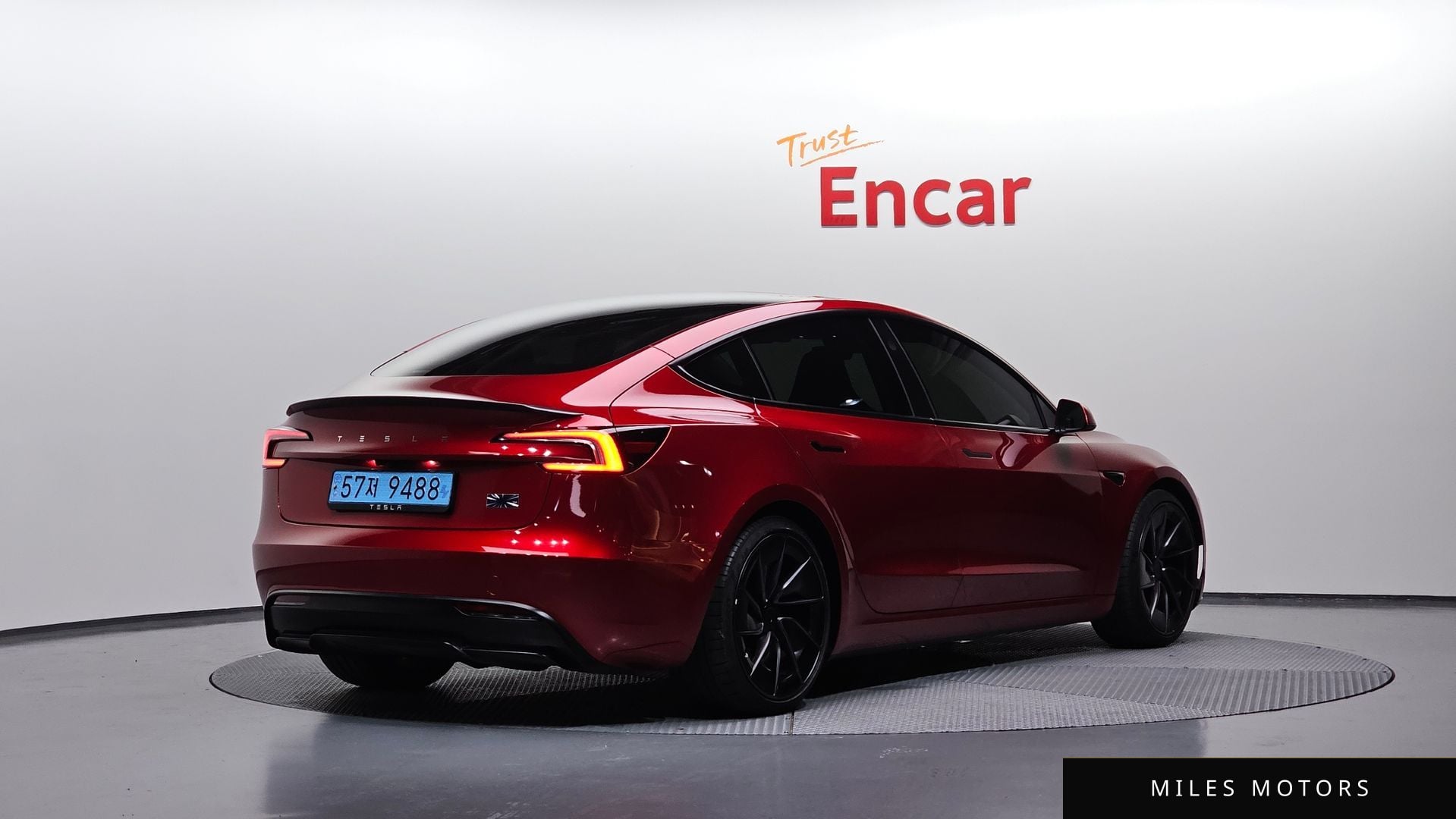 Tesla Model 3 2024 — миниатюра 2
