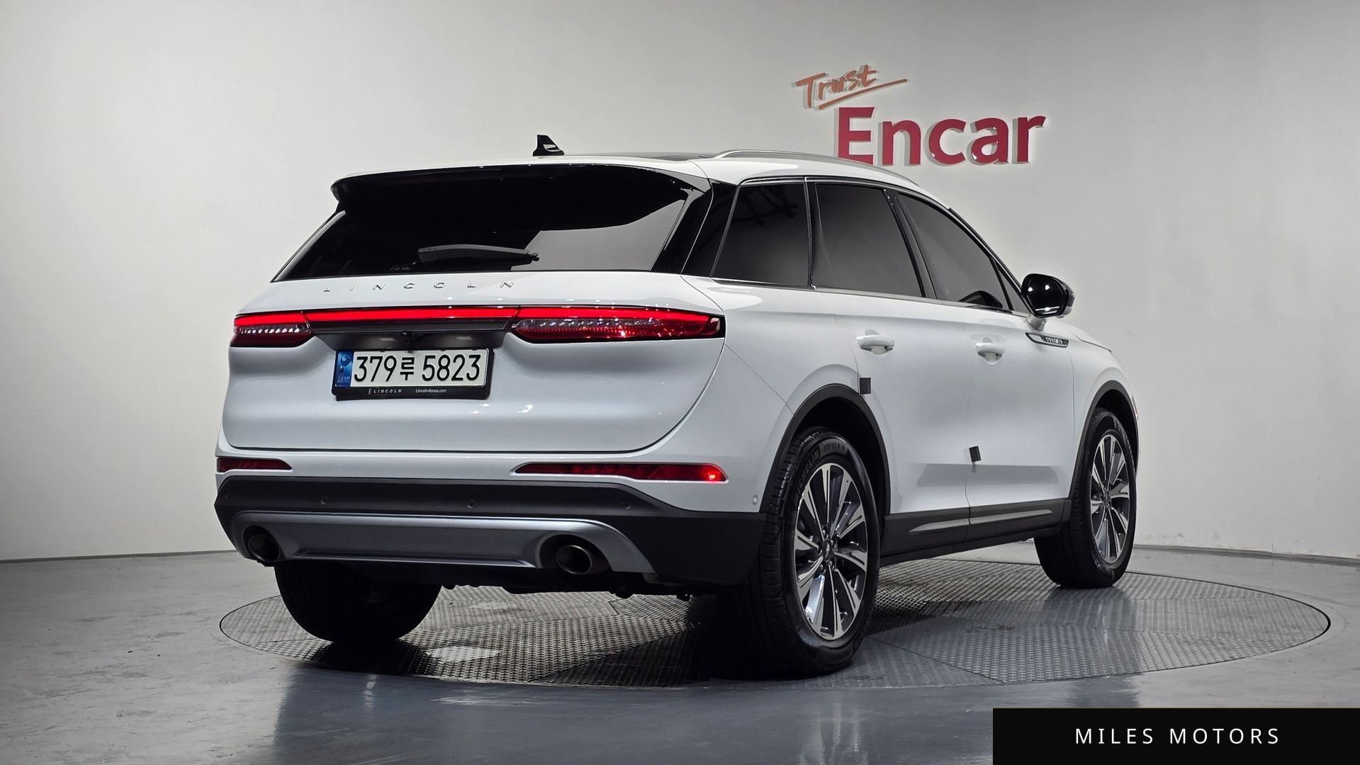 Lincoln Corsair 2021 — фото 1 из 12