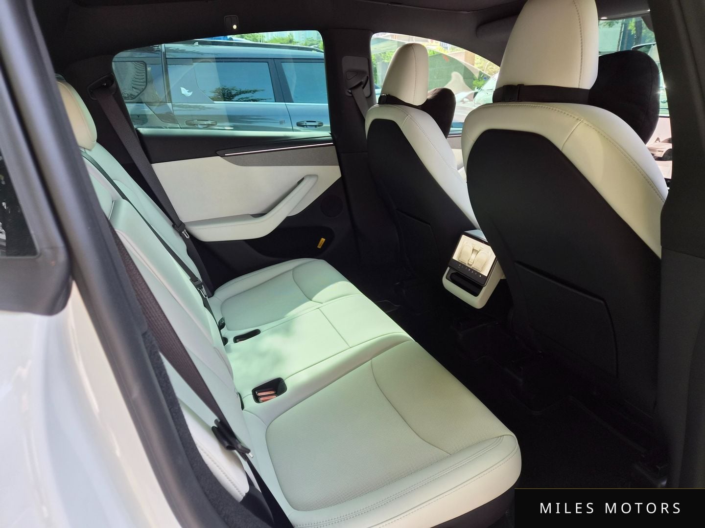 Tesla Model Y 2026 — миниатюра 8