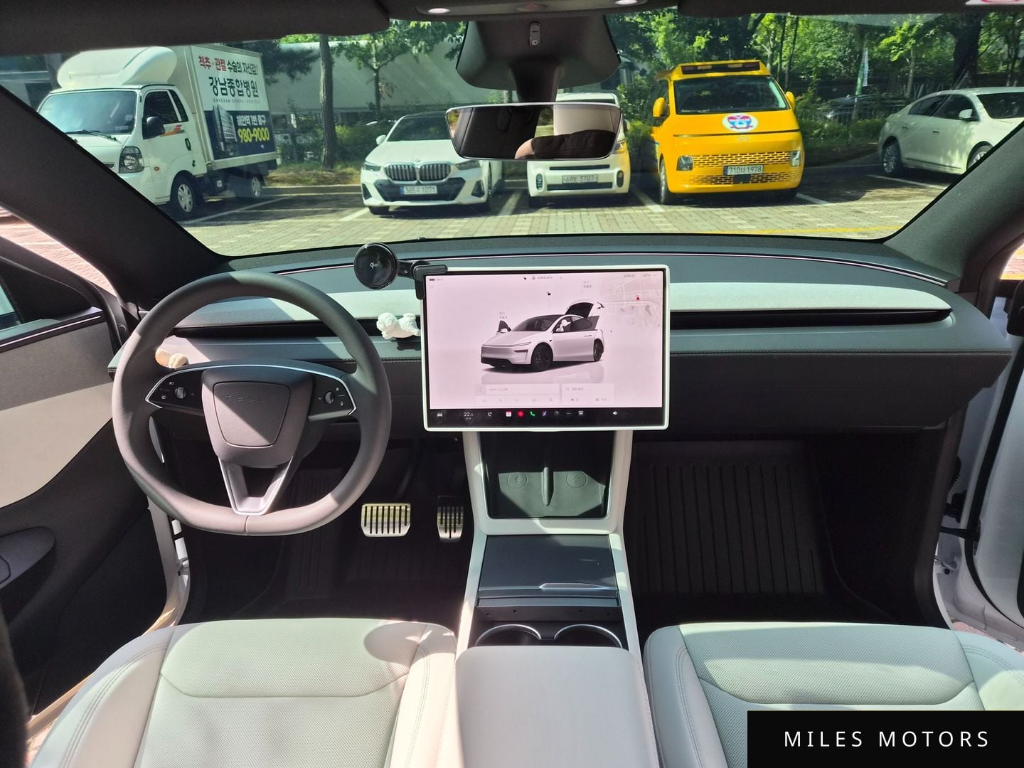 Tesla Model Y 2026 — миниатюра 11