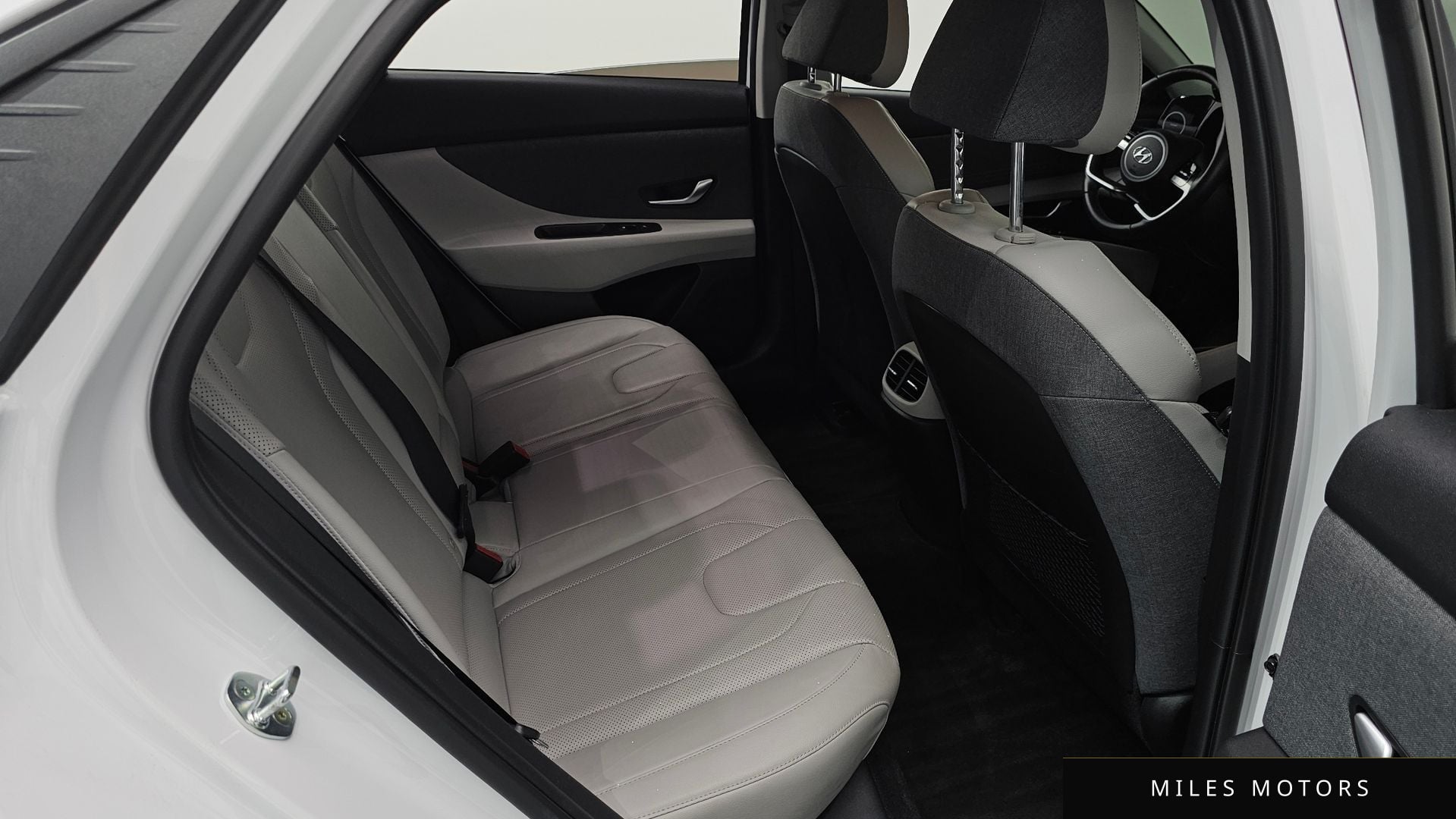 Hyundai AVANTE 2023 — миниатюра 12