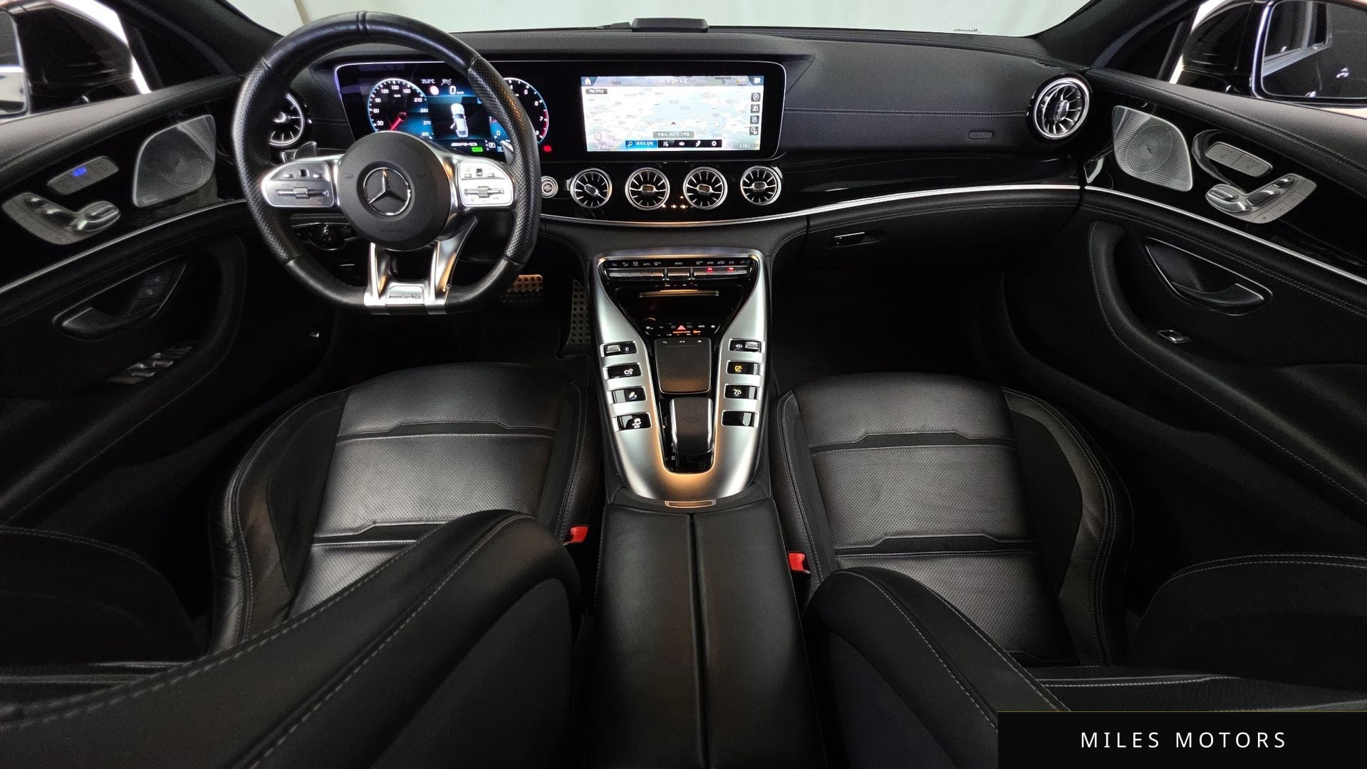 Mercedes-Benz AMG GT 2021 — миниатюра 10