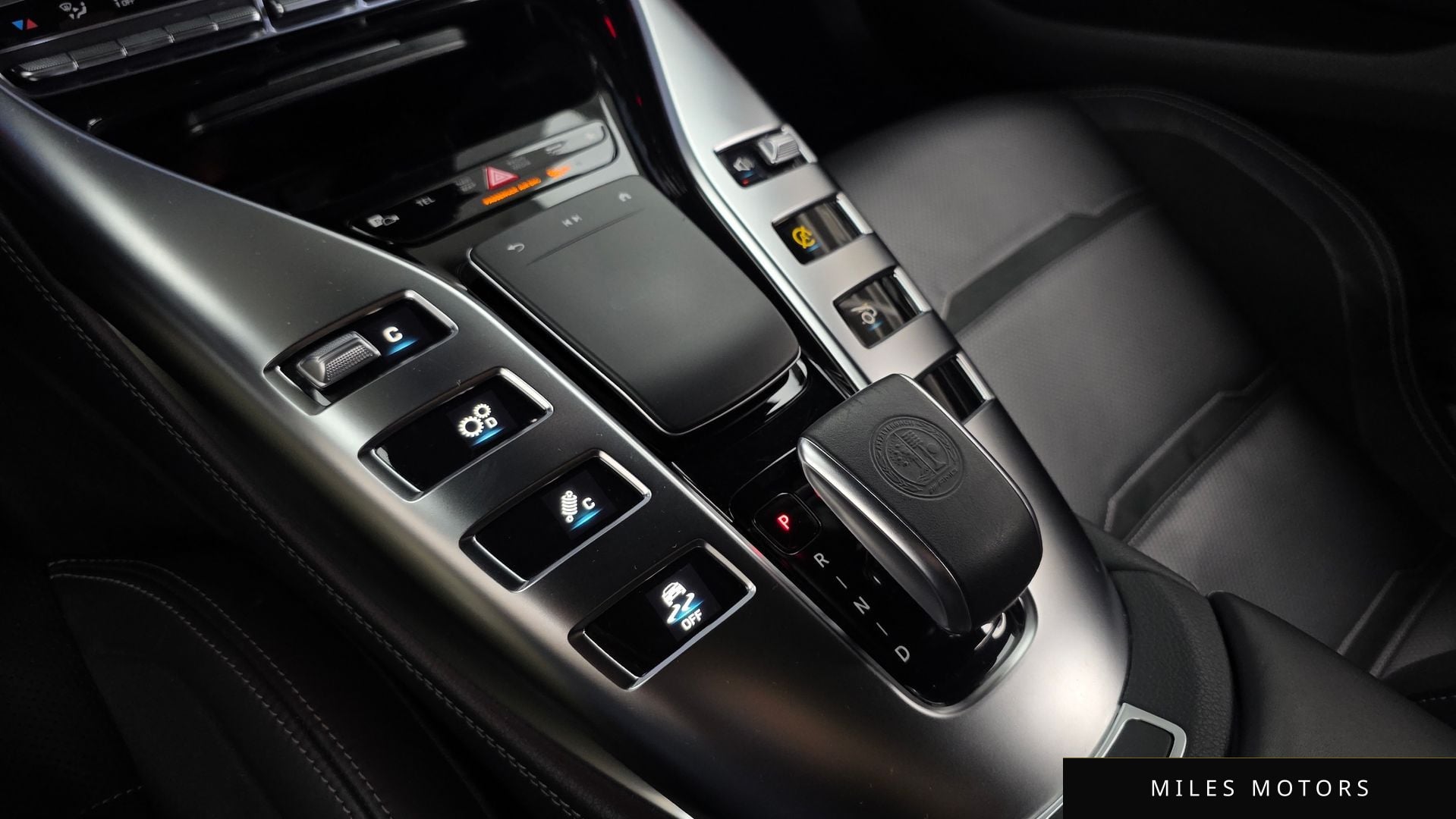 Mercedes-Benz AMG GT 2021 — миниатюра 12