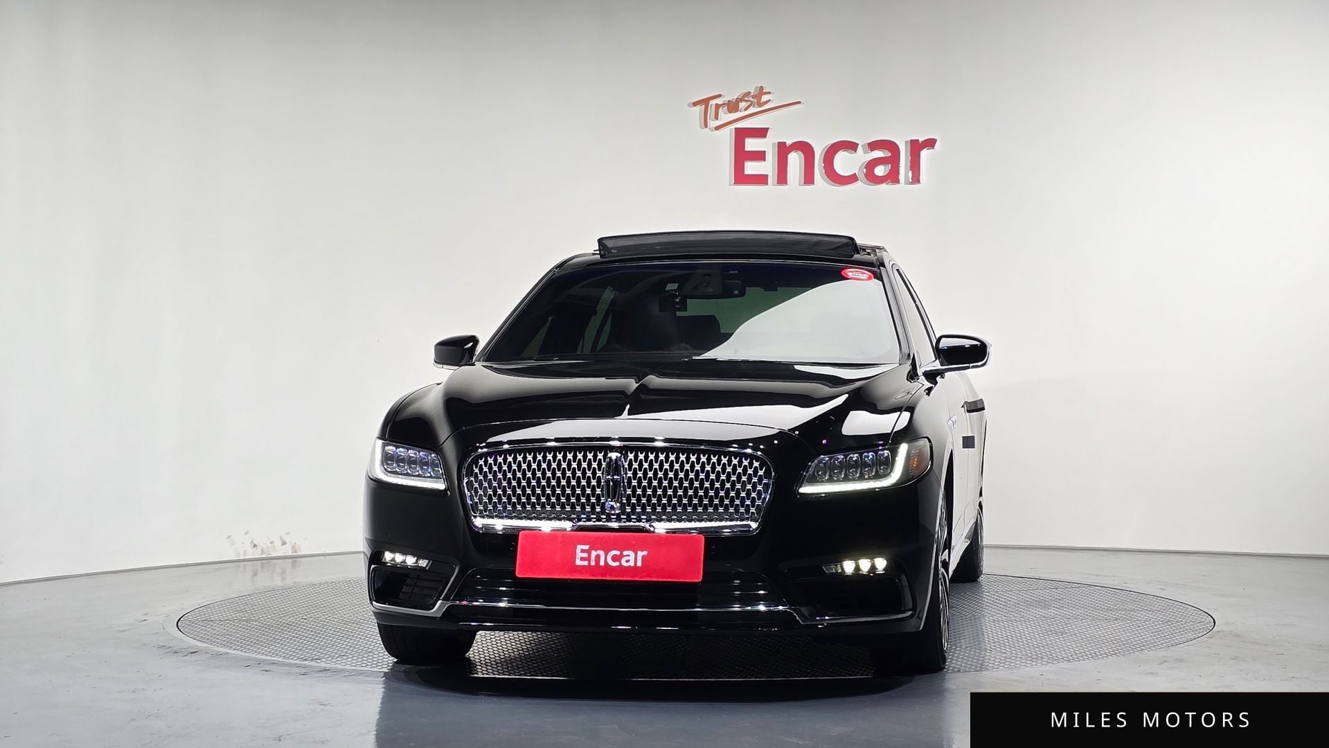 Lincoln Continental 2017 — миниатюра 3