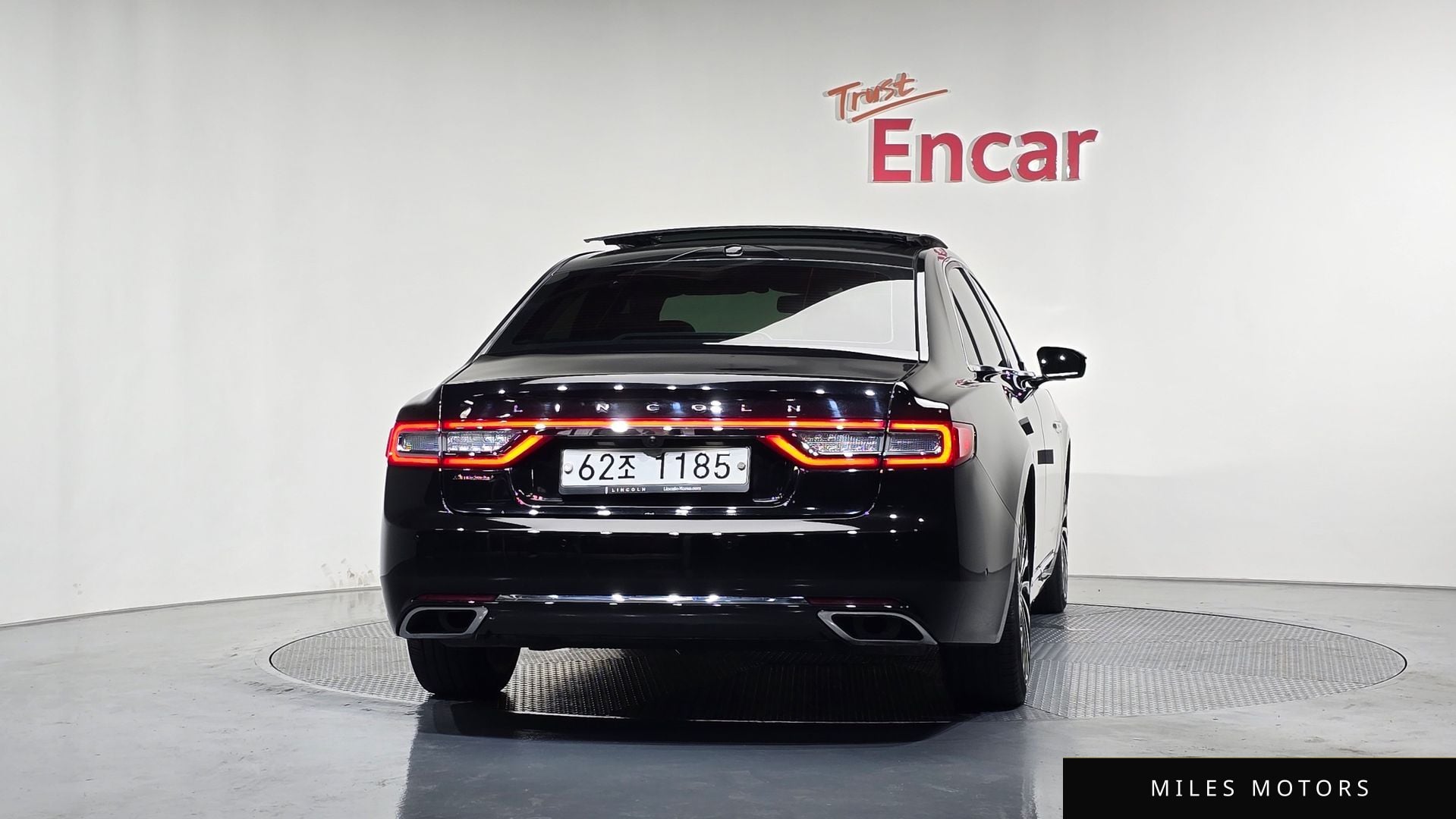 Lincoln Continental 2017 — миниатюра 4