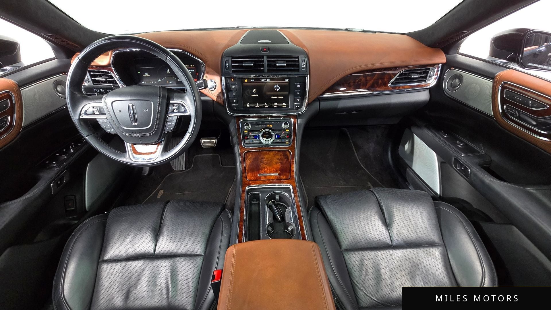 Lincoln Continental 2017 — миниатюра 7