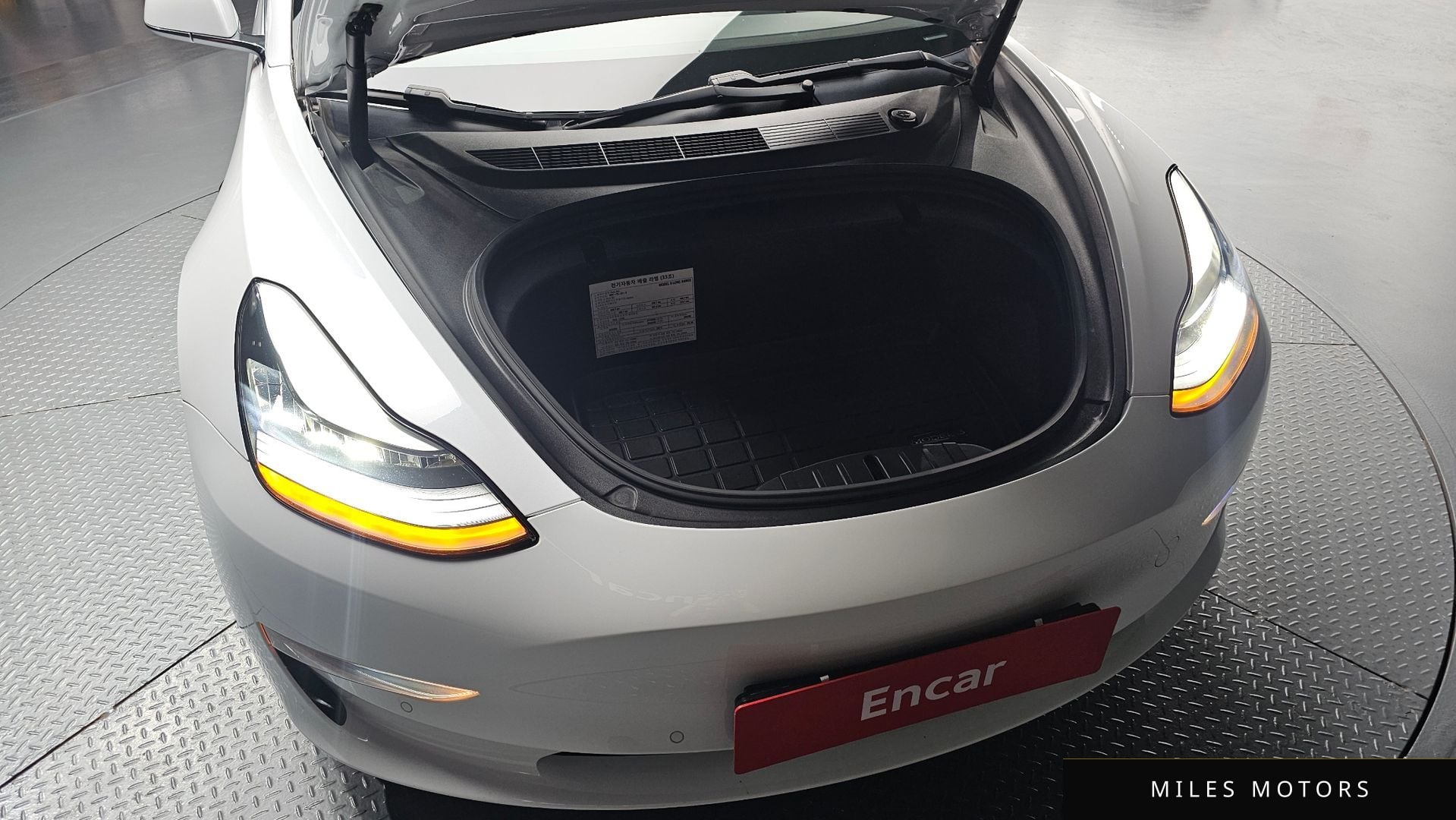 Tesla Model 3 2020 — миниатюра 5